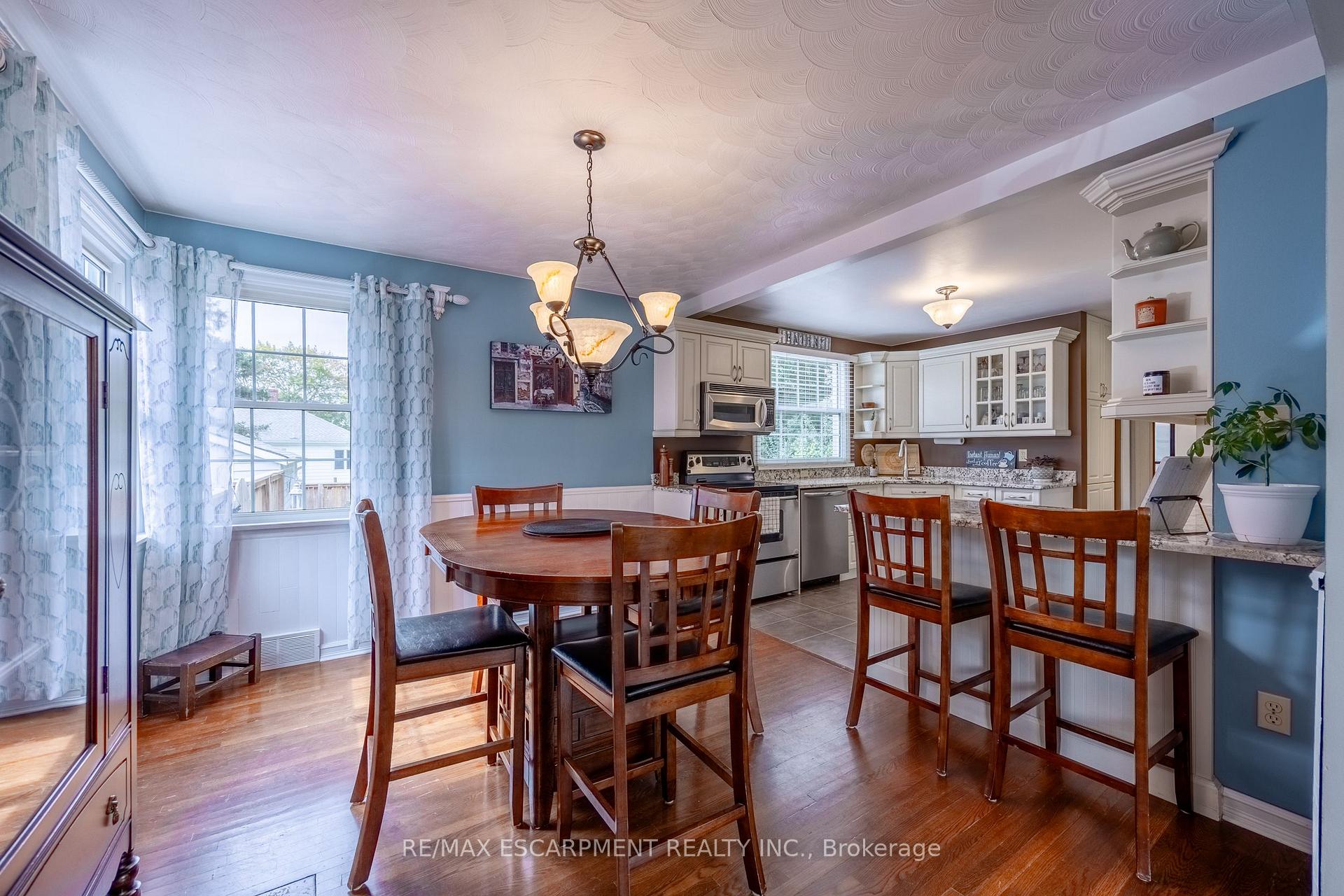 Photo 10 of 30 Gibson Drive, Norfolk, Simcoe — HOMEH