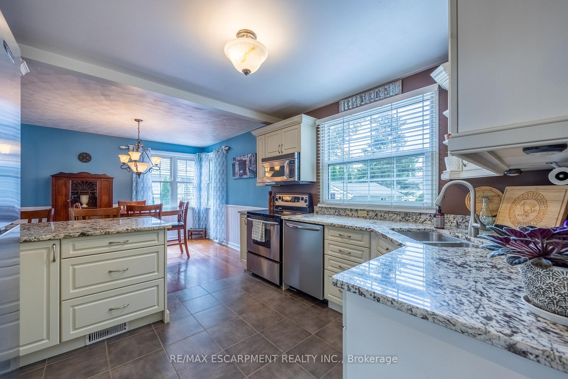 Photo 14 of 30 Gibson Drive, Norfolk, Simcoe — HOMEH