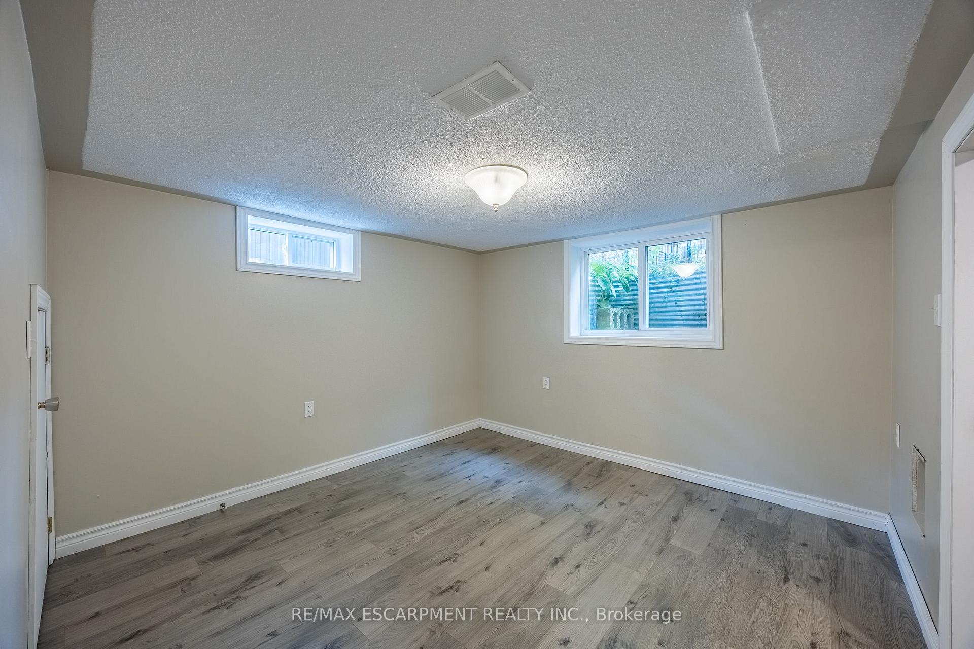 Photo 24 of 30 Gibson Drive, Norfolk, Simcoe — HOMEH