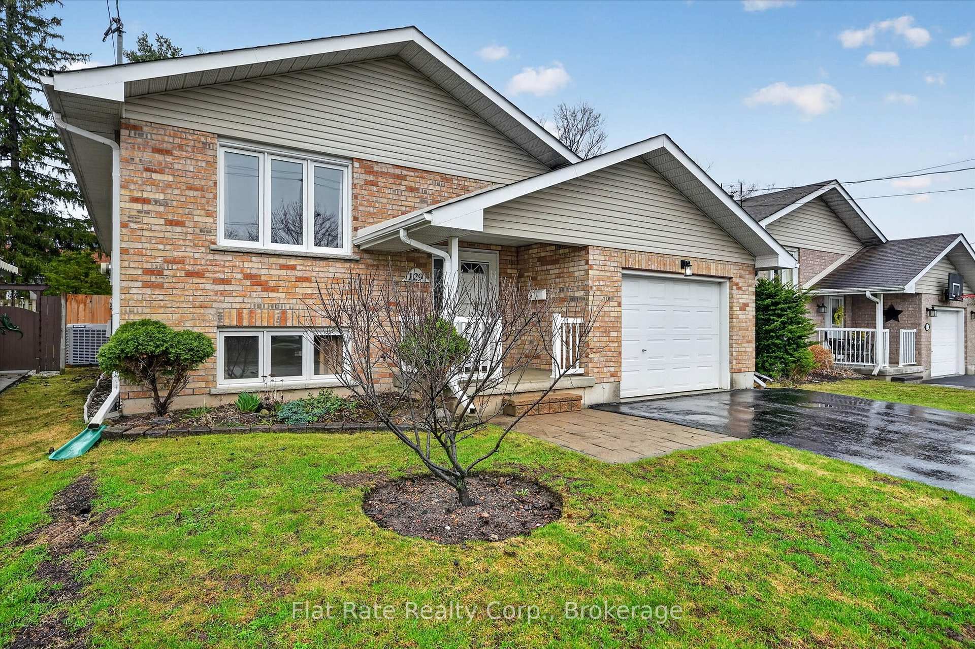 Photo 3 of 129 Dumble Avenue, Peterborough, Northcrest Ward 5 — HOMEH