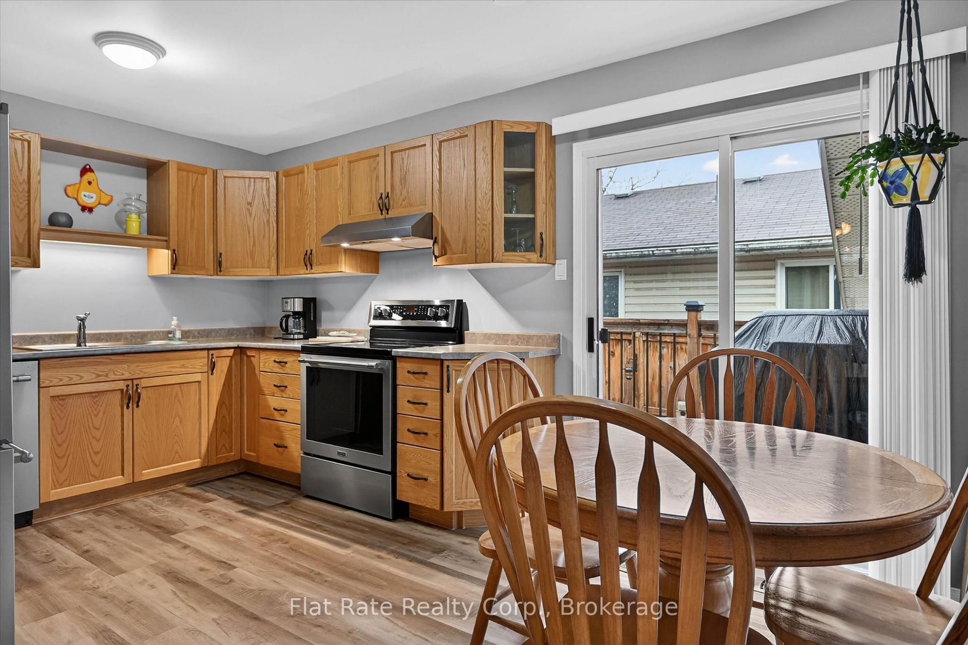Photo 11 of 129 Dumble Avenue, Peterborough, Northcrest Ward 5 — HOMEH