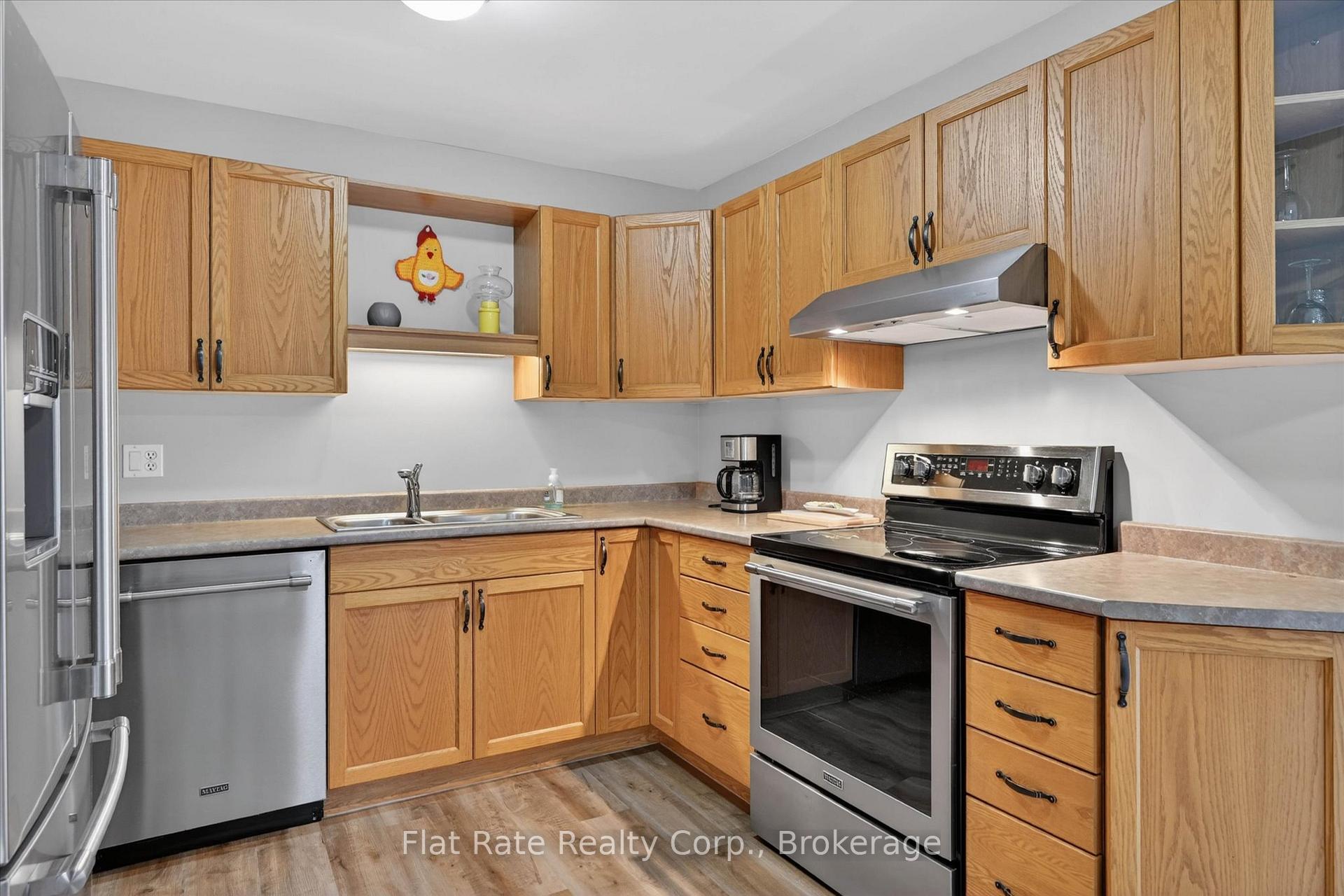 Photo 12 of 129 Dumble Avenue, Peterborough, Northcrest Ward 5 — HOMEH