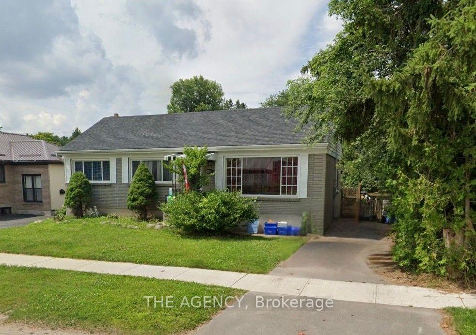 Photo 2 of 887 Philip Street, Peterborough, Northcrest Ward 5 — HOMEH