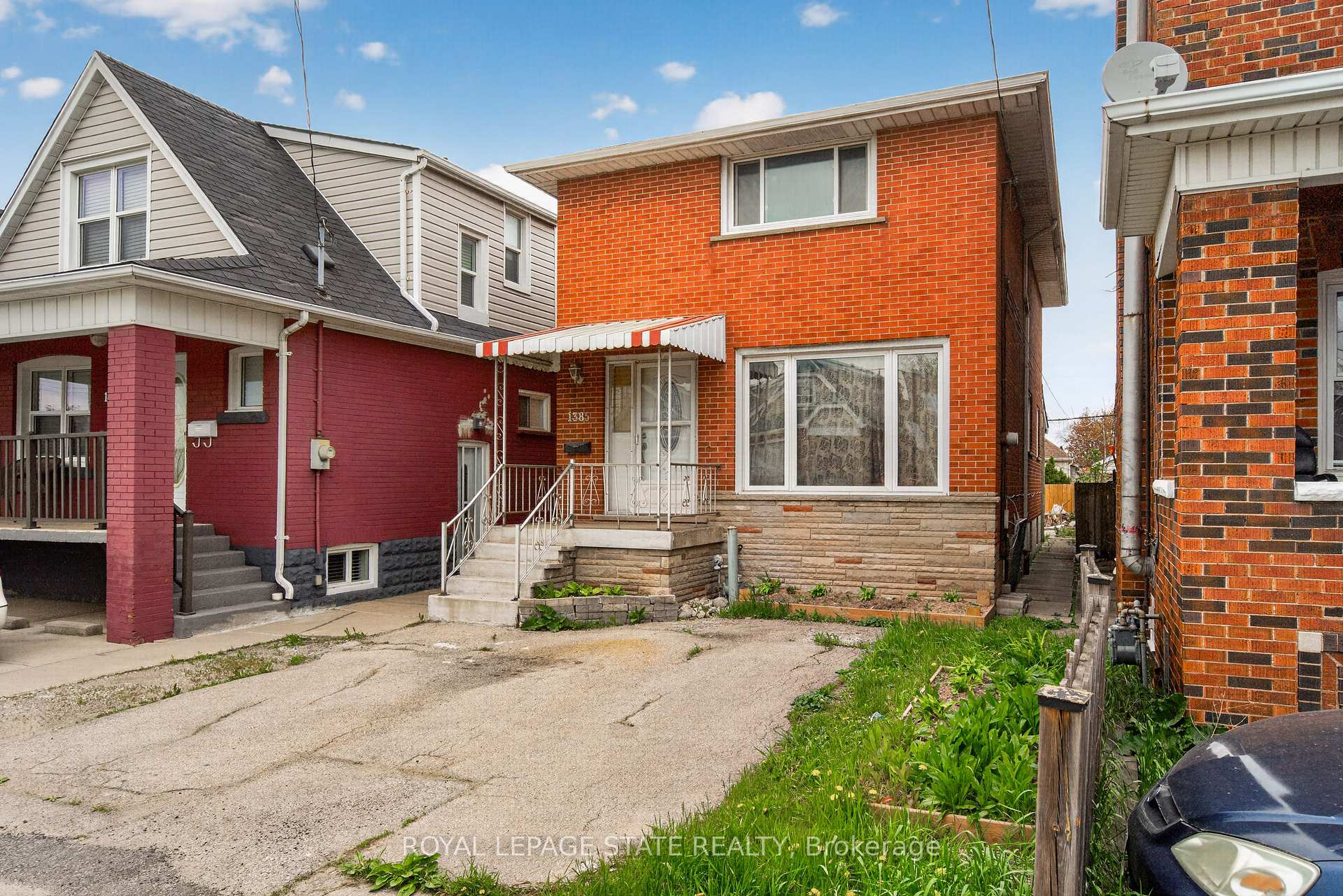 Photo 2 of 1385 Barton Street E, Hamilton, Homeside — HOMEH