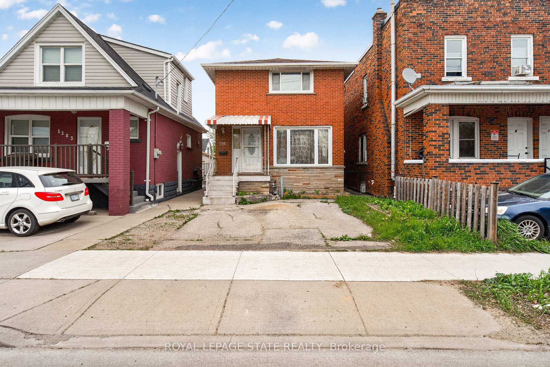 Photo 3 of 1385 Barton Street E, Hamilton, Homeside — HOMEH