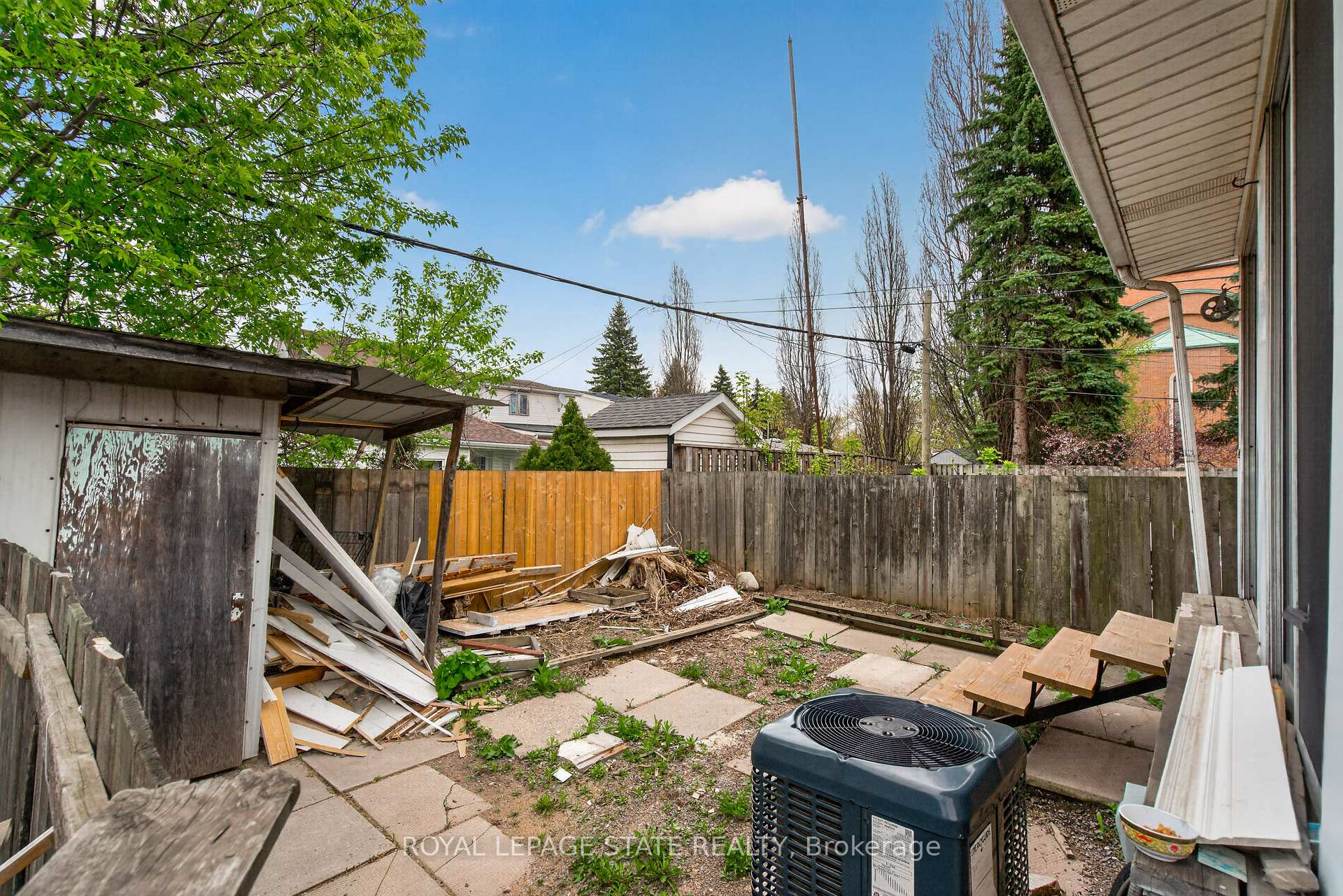 Photo 6 of 1385 Barton Street E, Hamilton, Homeside — HOMEH