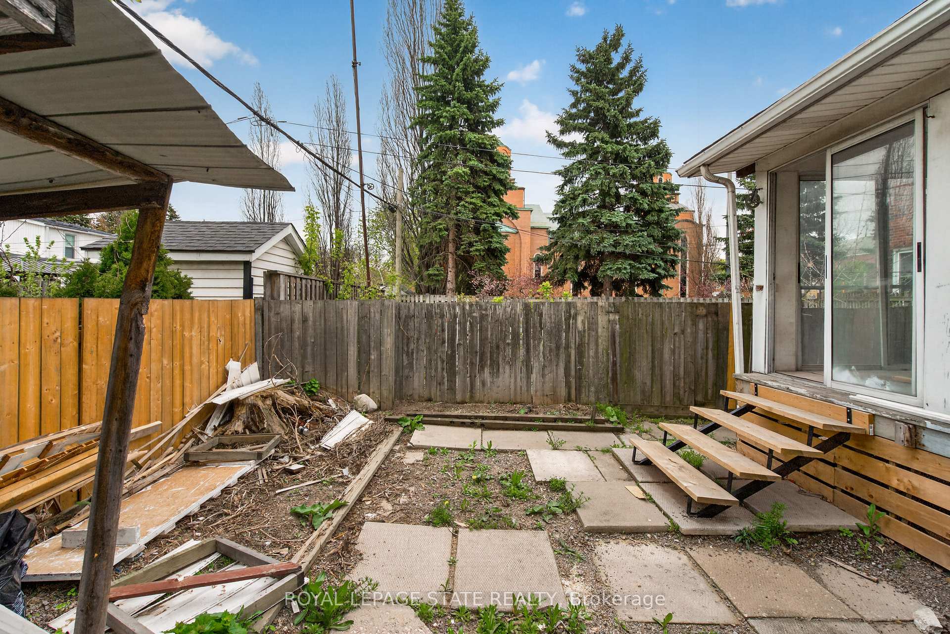 Photo 7 of 1385 Barton Street E, Hamilton, Homeside — HOMEH