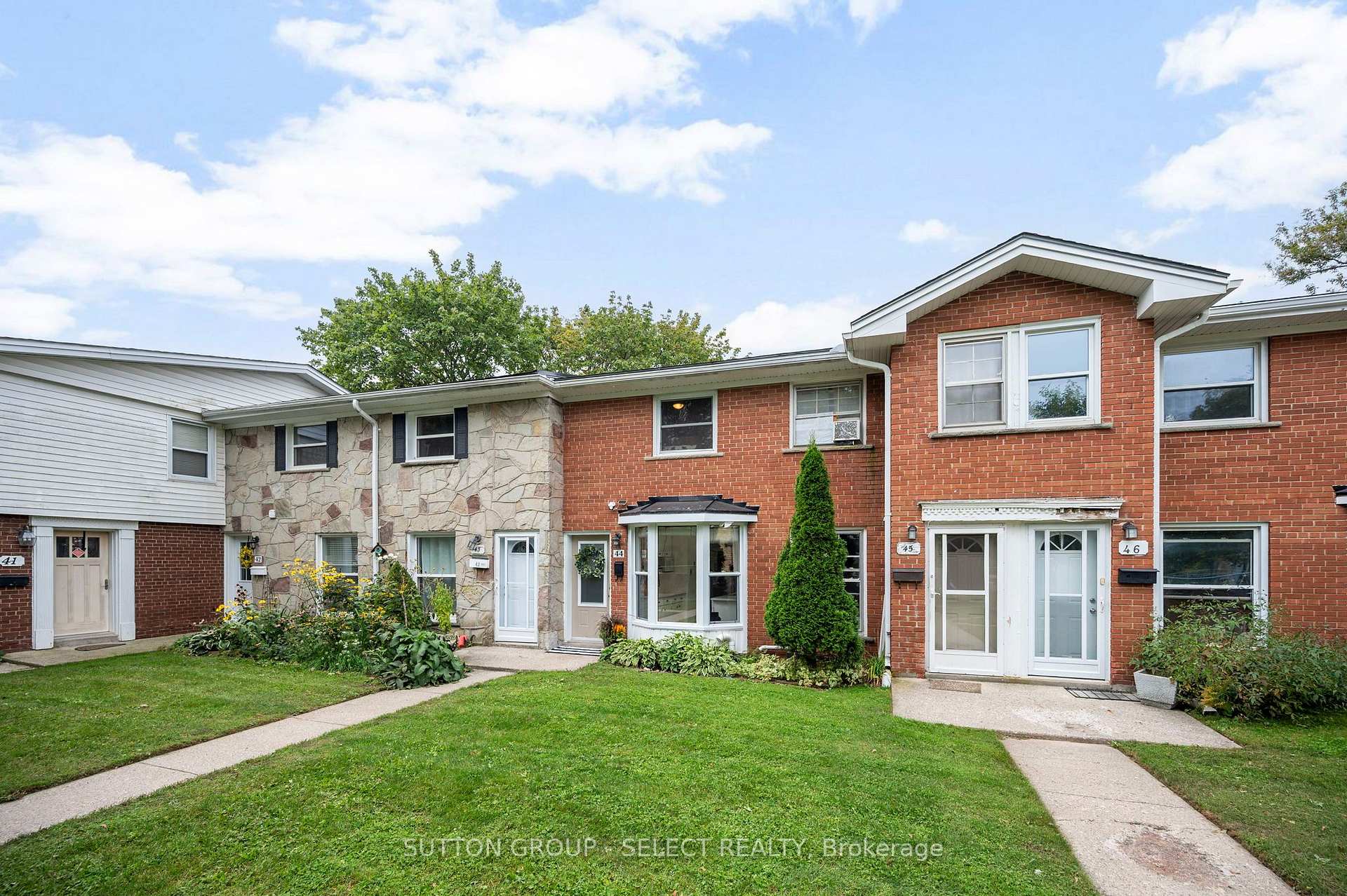 Photo 2 of Unit 30, 44 Arbour Glen Crescent, London, East A — HOMEH
