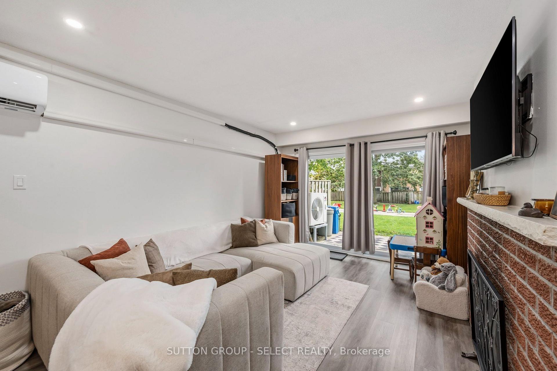 Photo 7 of Unit 30, 44 Arbour Glen Crescent, London, East A — HOMEH