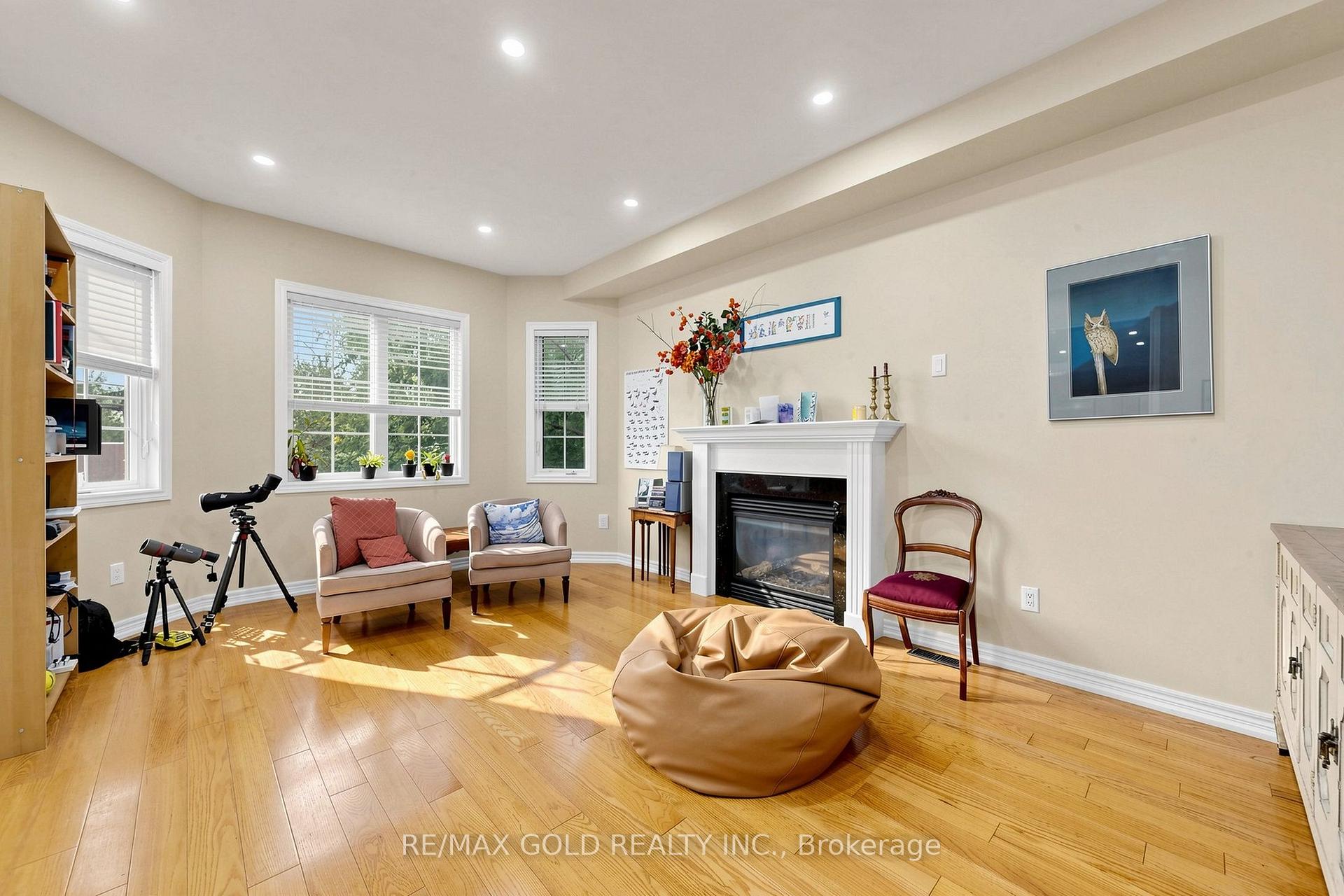 Photo 10 of 284 Holmes Crescent, Milton, Scott — HOMEH