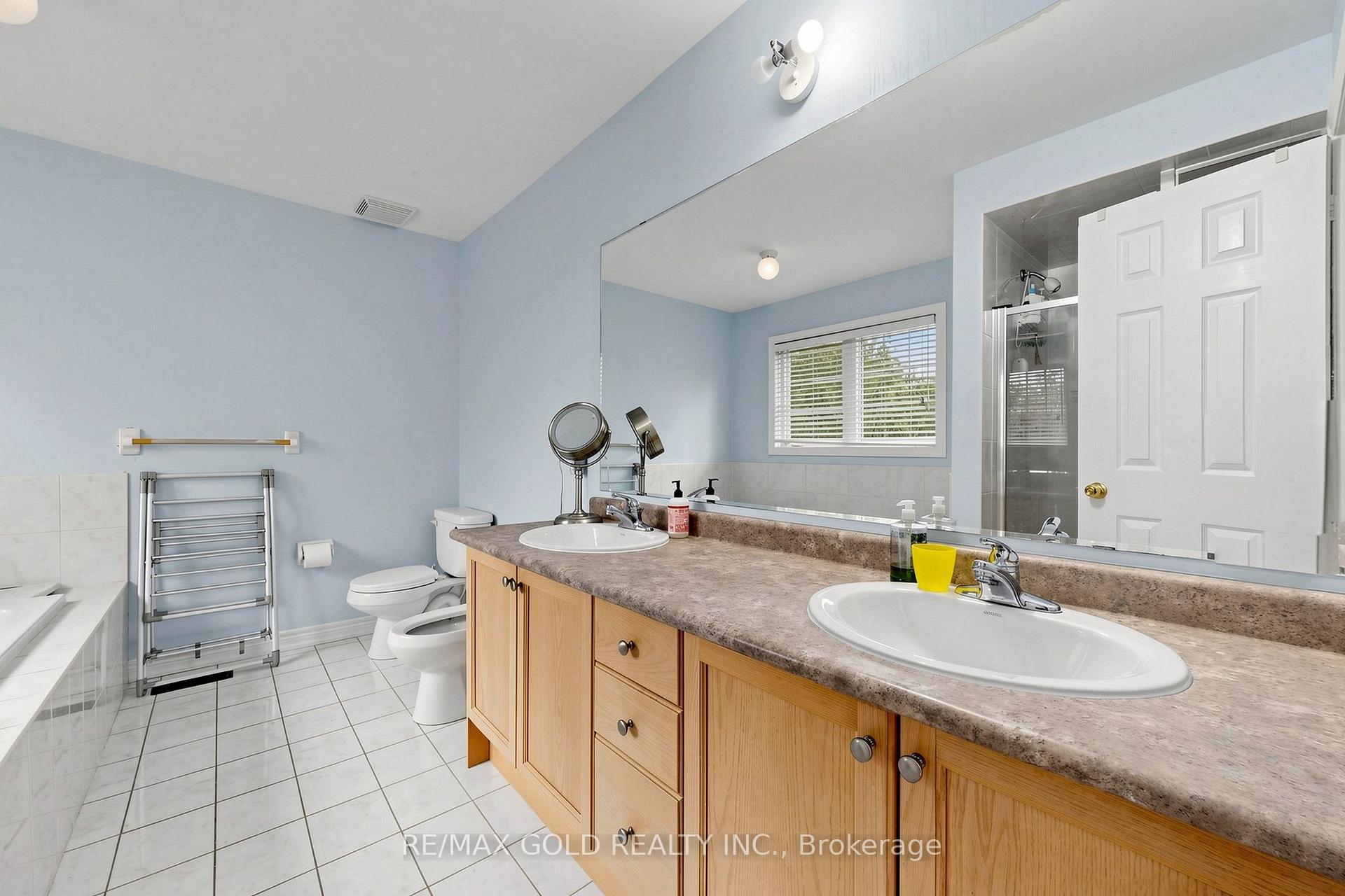Photo 32 of 284 Holmes Crescent, Milton, Scott — HOMEH