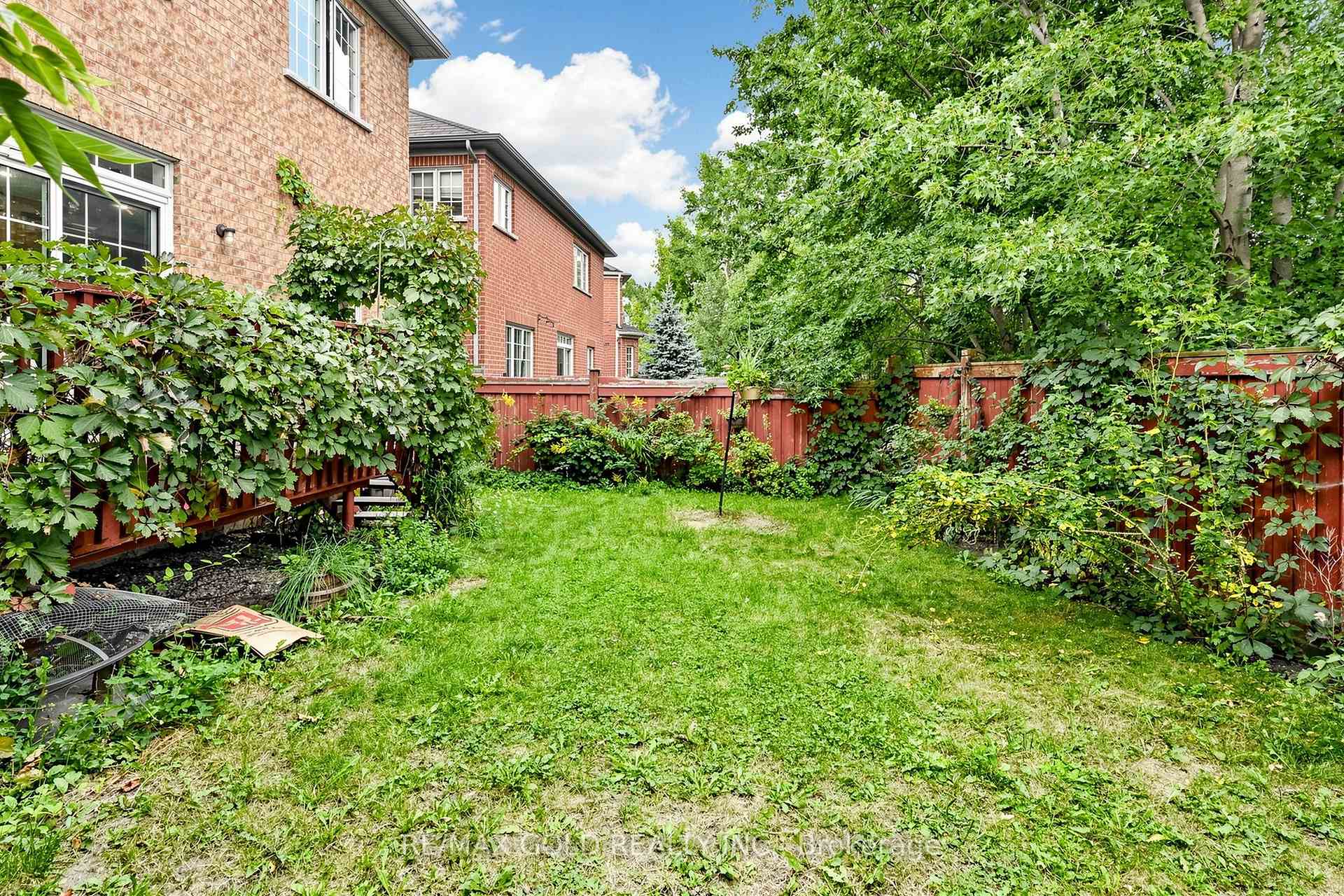Photo 43 of 284 Holmes Crescent, Milton, Scott — HOMEH