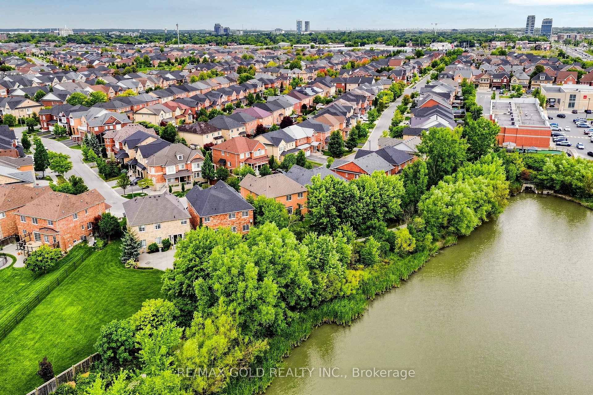 Photo 51 of 284 Holmes Crescent, Milton, Scott — HOMEH