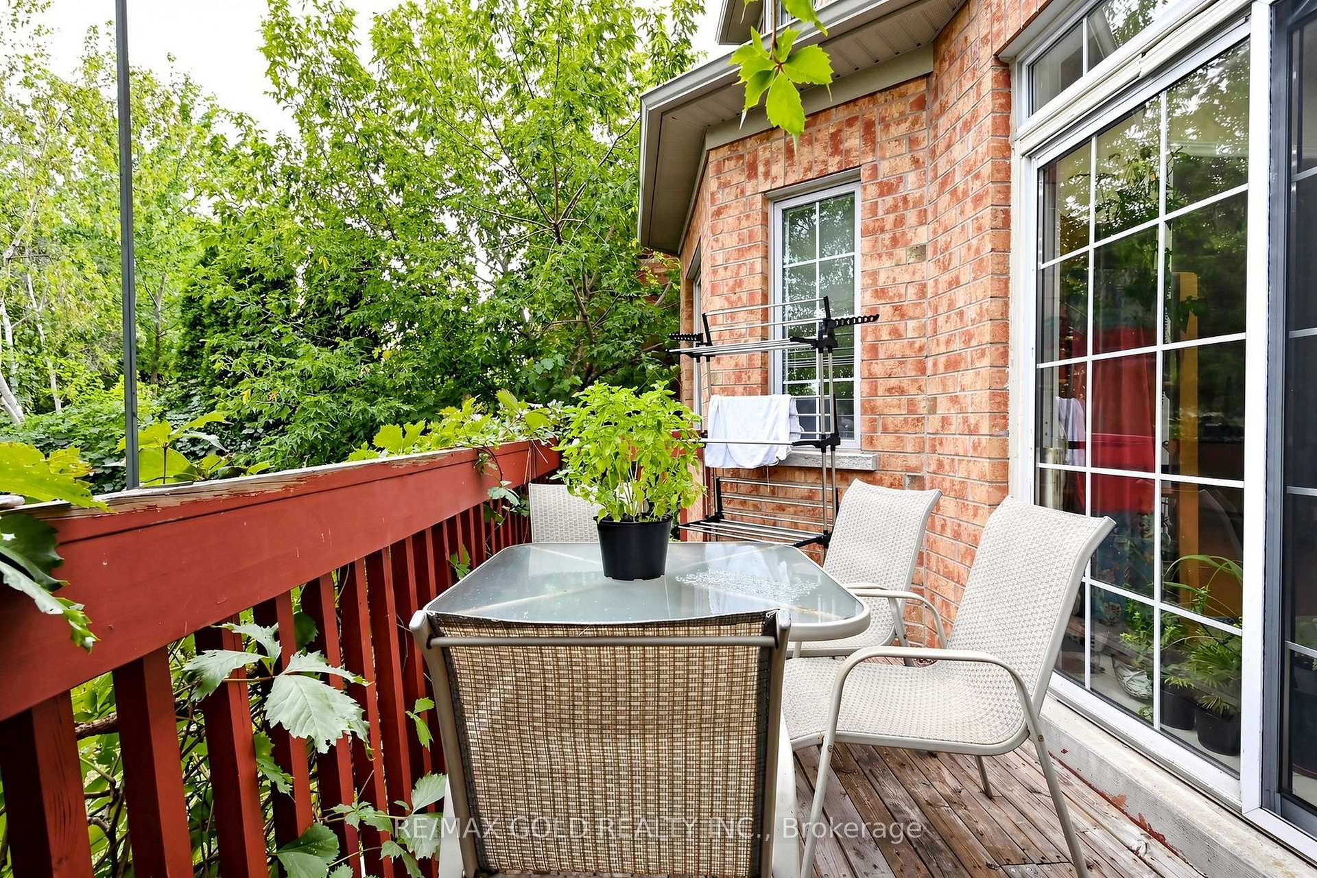 Photo 54 of 284 Holmes Crescent, Milton, Scott — HOMEH