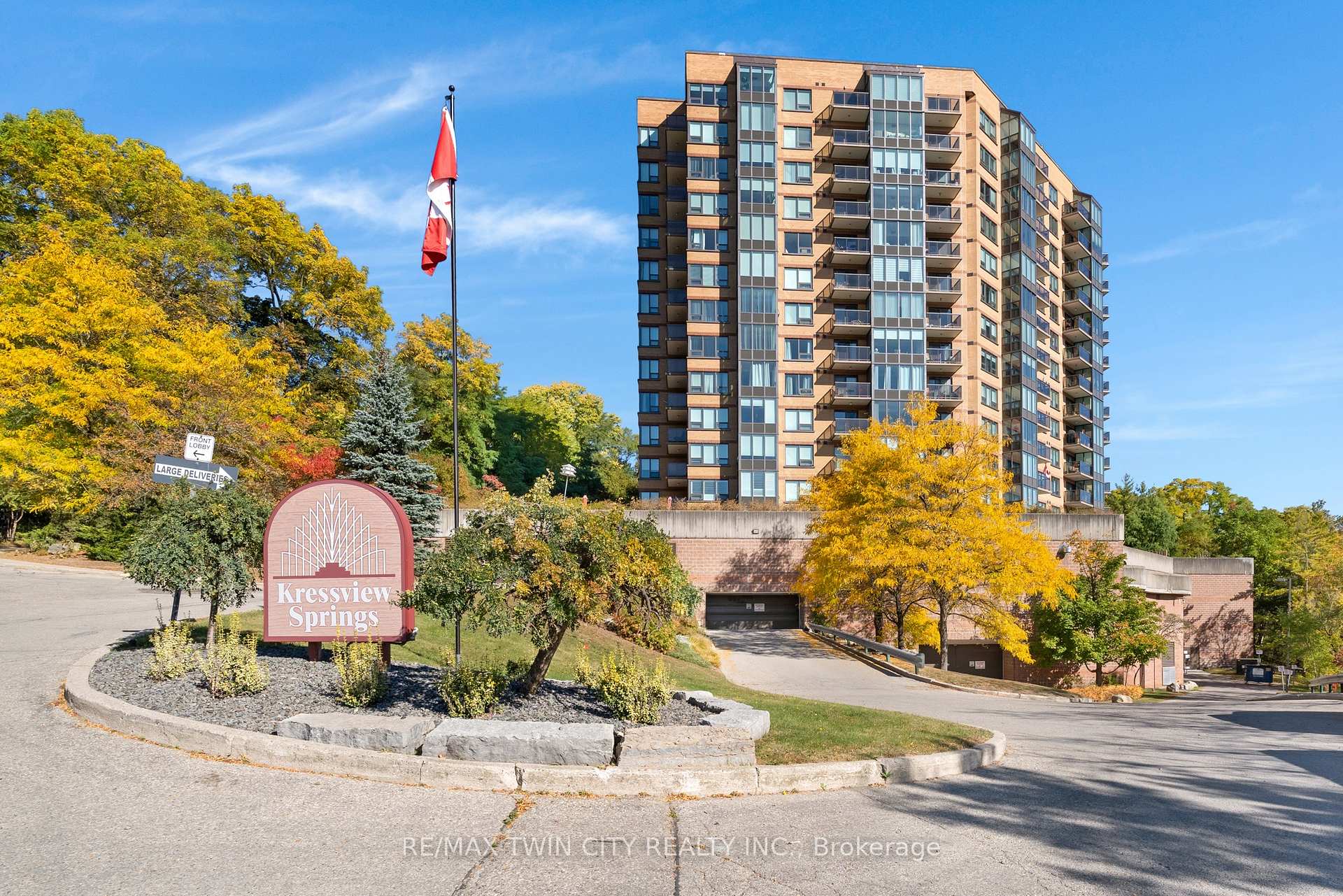 Photo of 237 King Street W