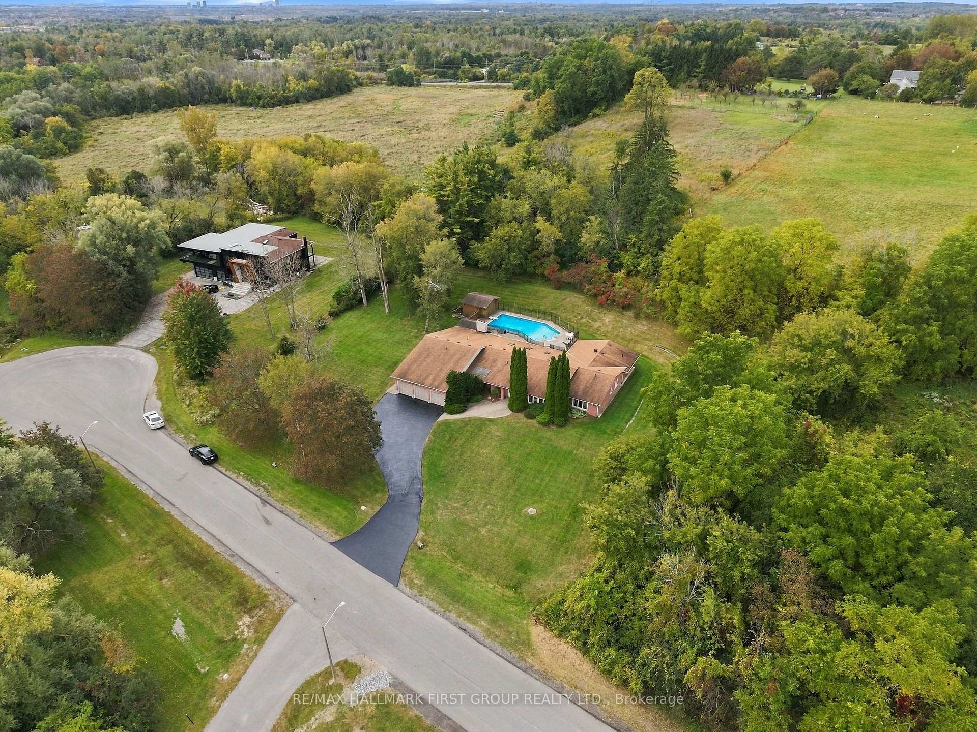 Photo 2 of 4 Mcnamara Court, Ajax, Northwest Ajax — HOMEH