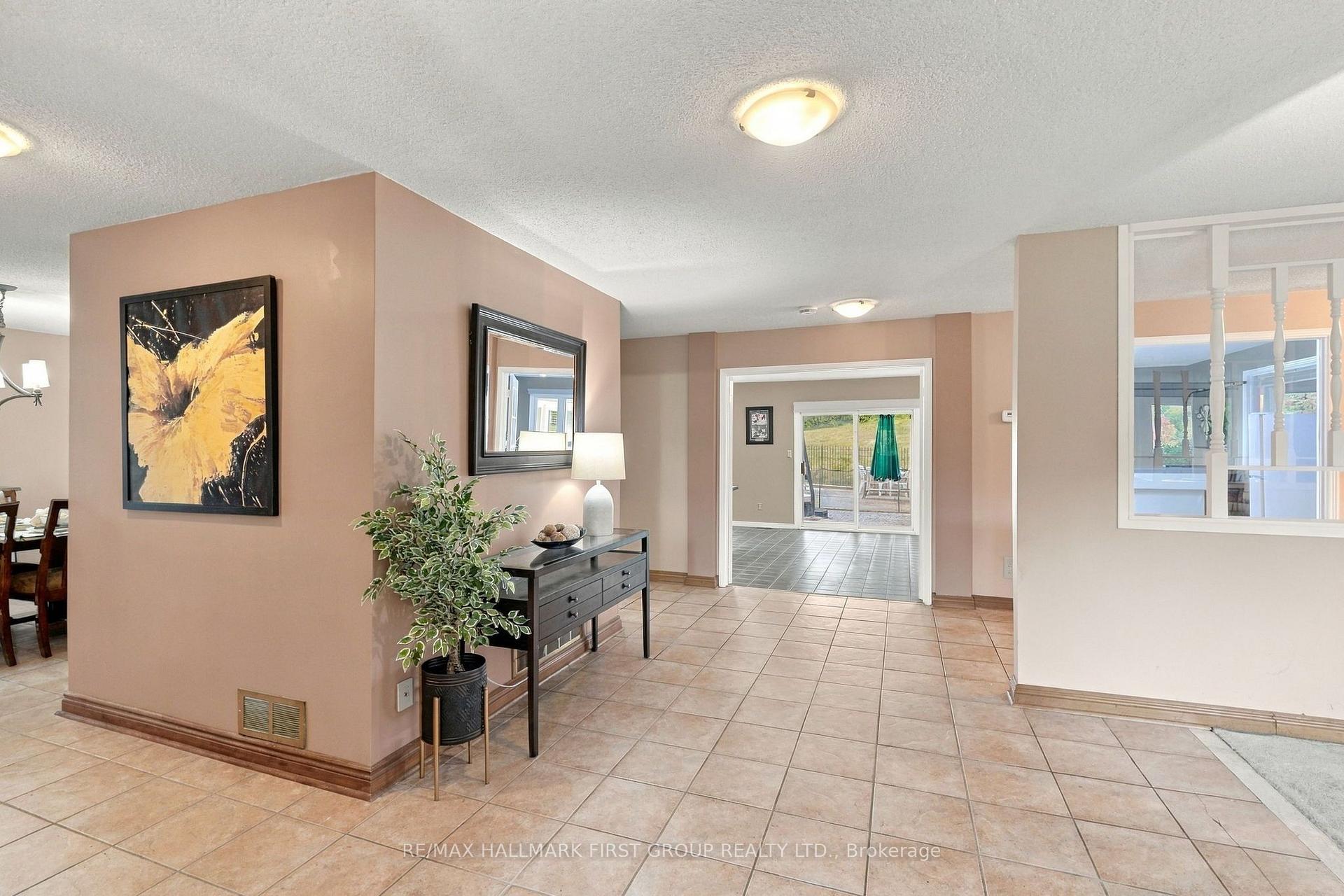 Photo 6 of 4 Mcnamara Court, Ajax, Northwest Ajax — HOMEH