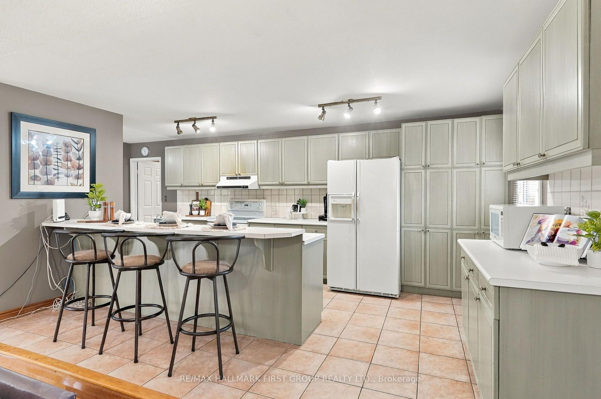 Photo 10 of 4 Mcnamara Court, Ajax, Northwest Ajax — HOMEH