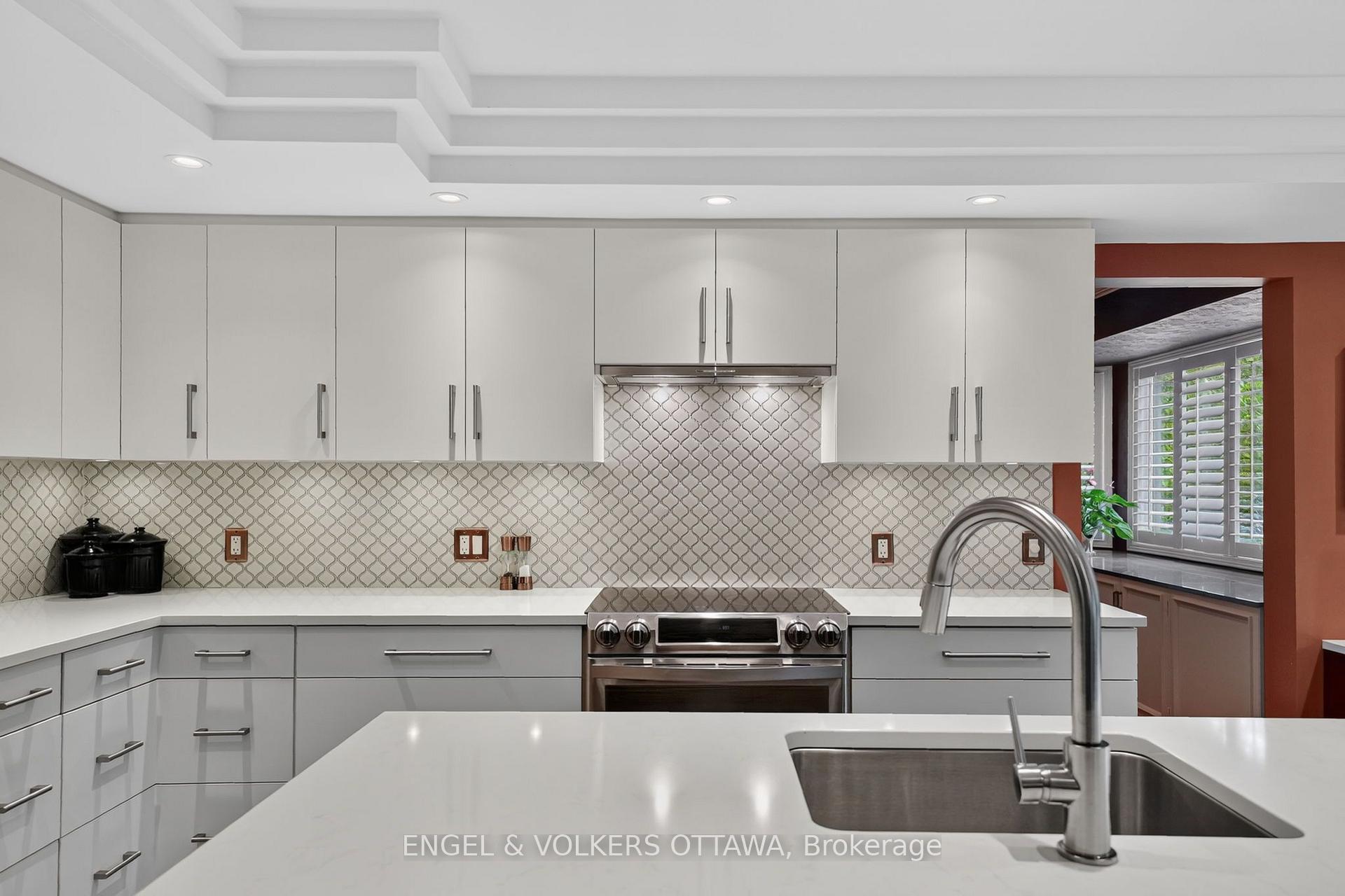 Photo 11 of 13 Lynhurst Avenue, Ottawa, Mooneys Bay/Riverside Park — HOMEH