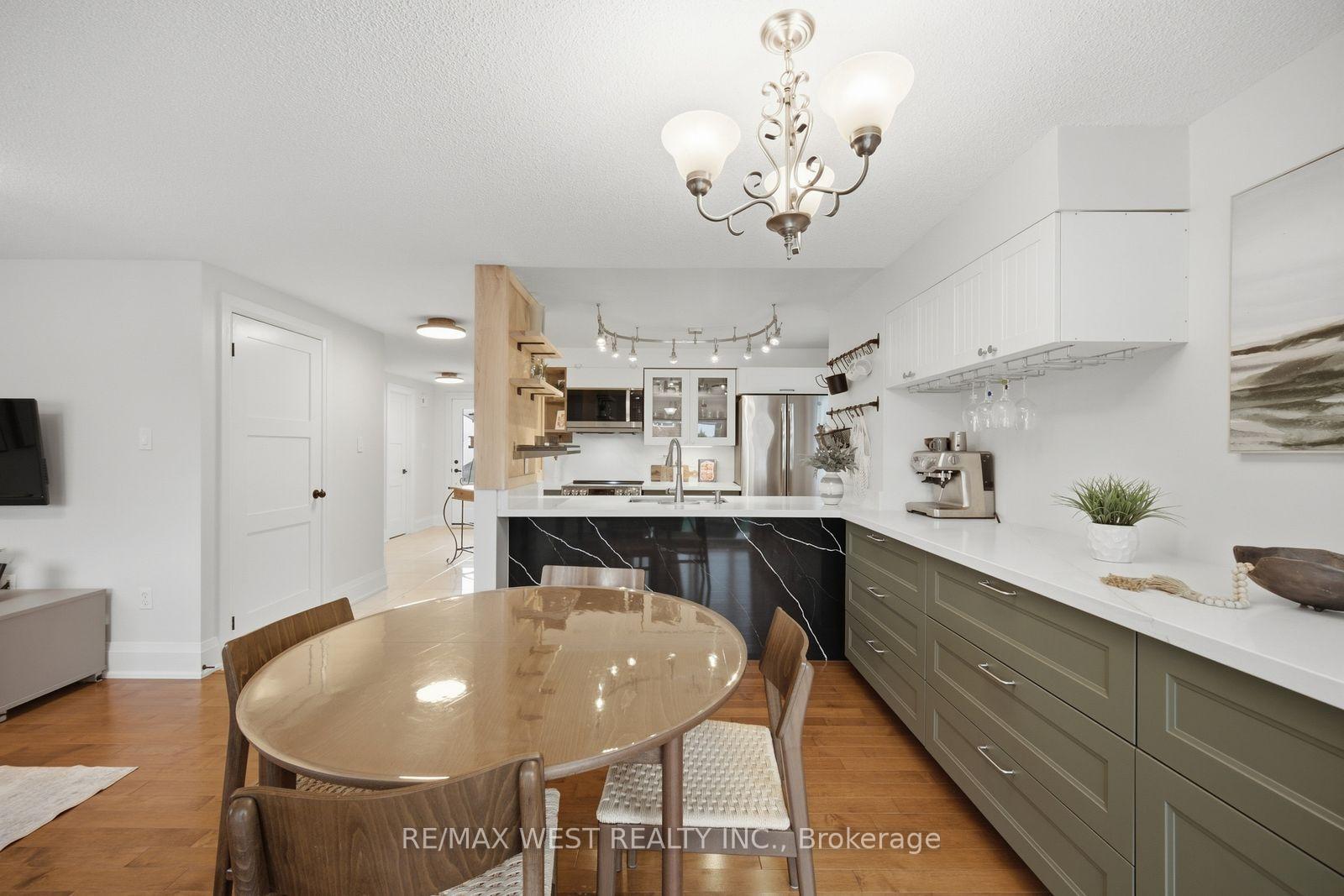 Photo 2 of 11 Ambler Bay, Barrie, Georgian Drive — HOMEH