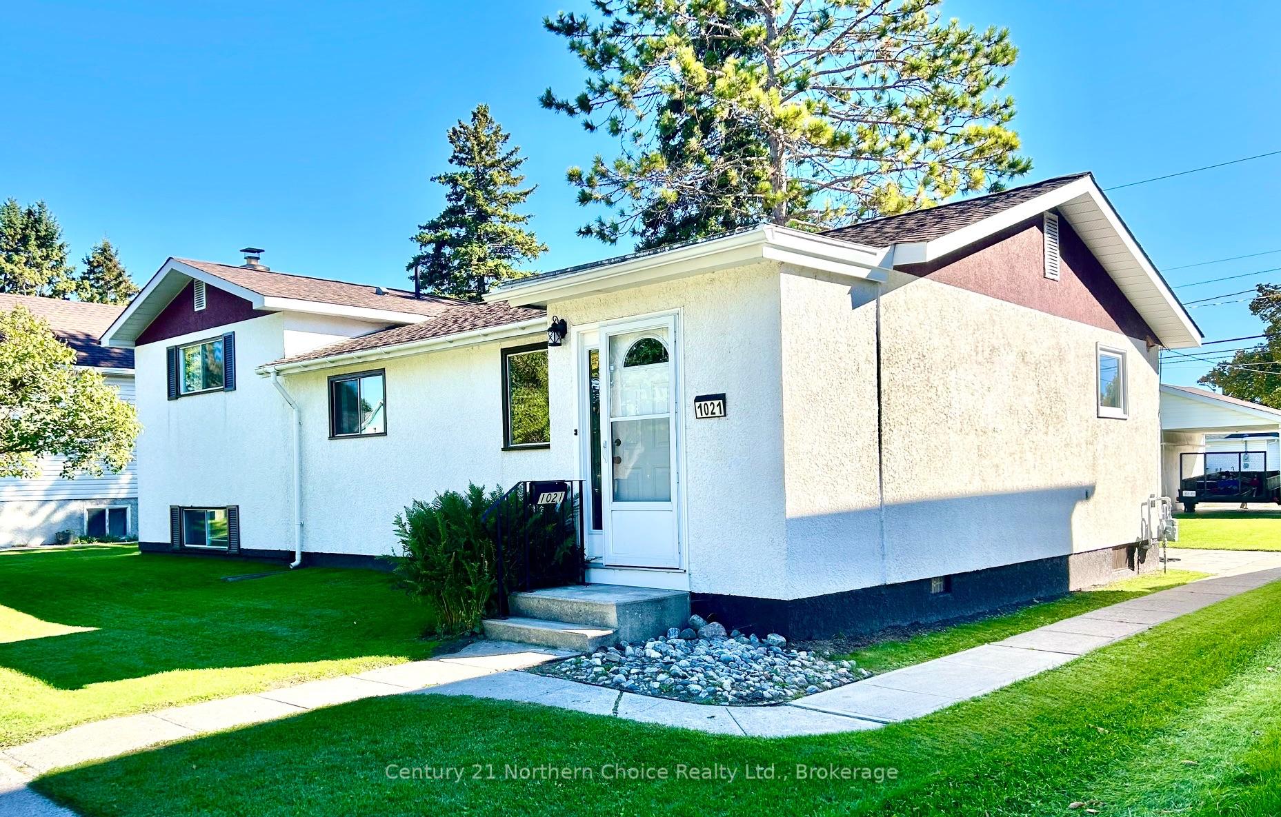 Photo 1 of 1021 Third Street E, Fort Frances — HOMEH