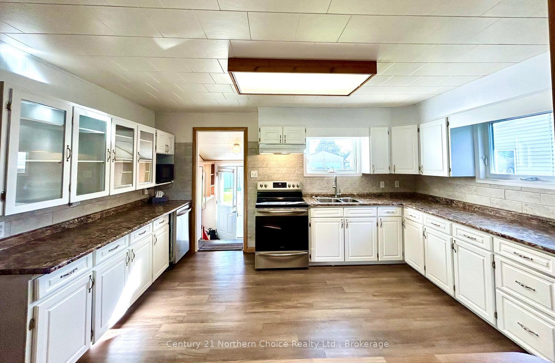 Photo 2 of 1021 Third Street E, Fort Frances — HOMEH