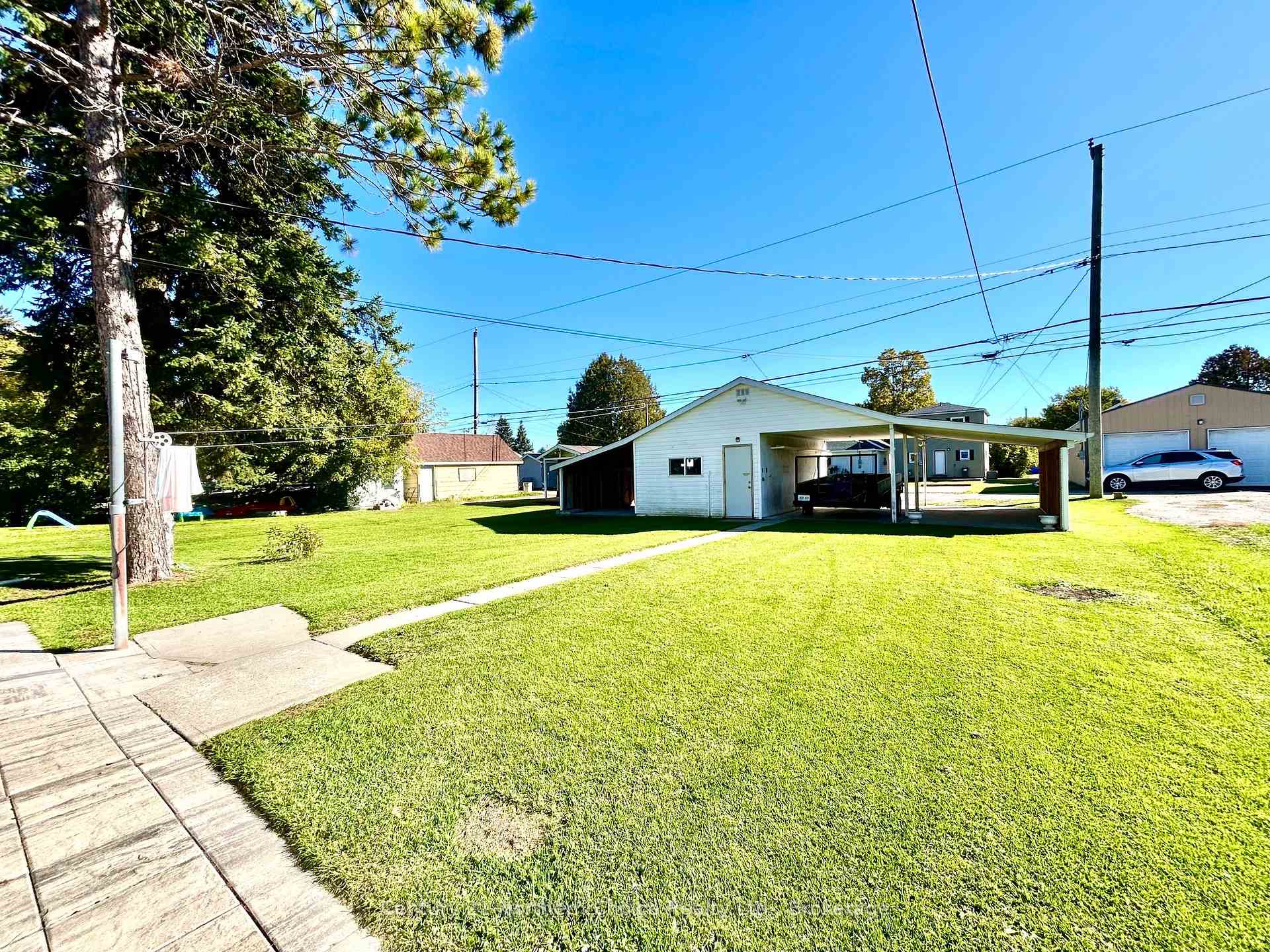 Photo 5 of 1021 Third Street E, Fort Frances — HOMEH