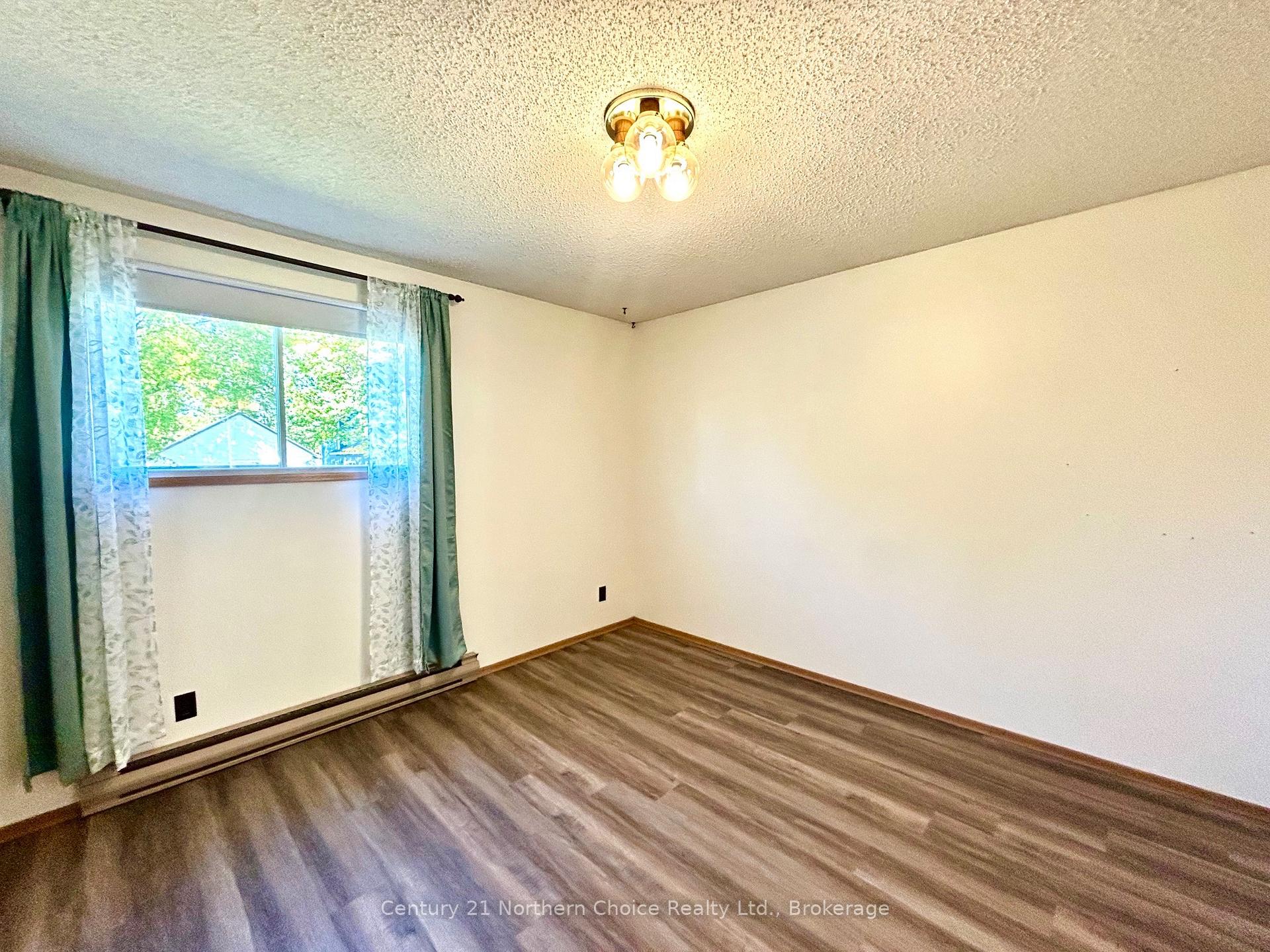 Photo 6 of 1021 Third Street E, Fort Frances — HOMEH