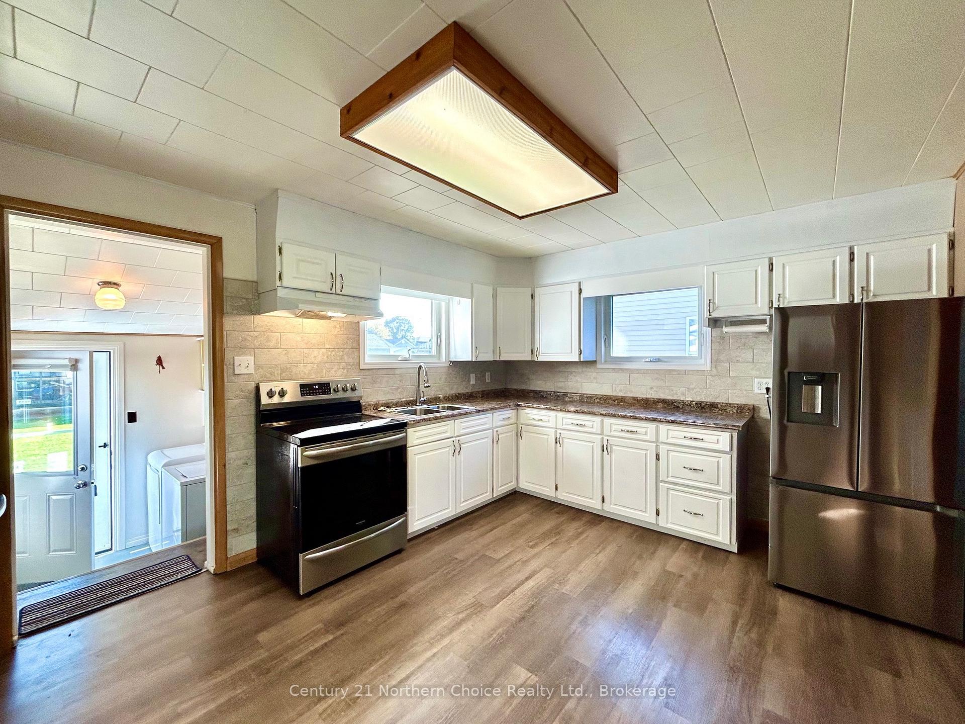 Photo 10 of 1021 Third Street E, Fort Frances — HOMEH