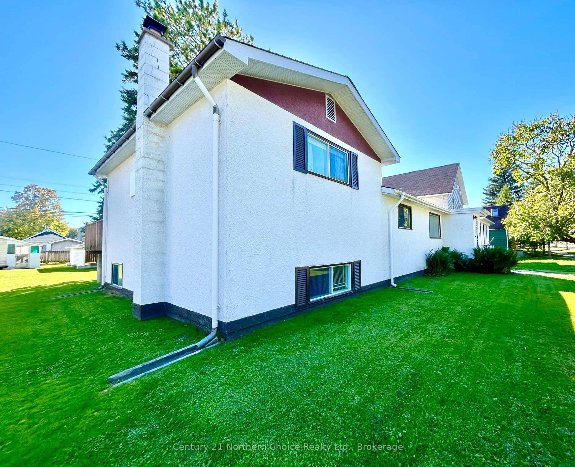 Photo 23 of 1021 Third Street E, Fort Frances — HOMEH