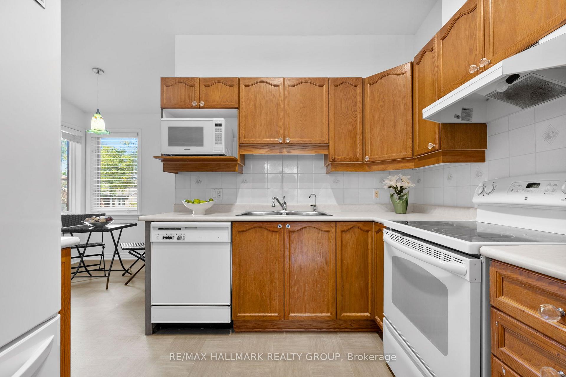 Photo 11 of 17 Quinterra Court, Ottawa, Quinterra — HOMEH