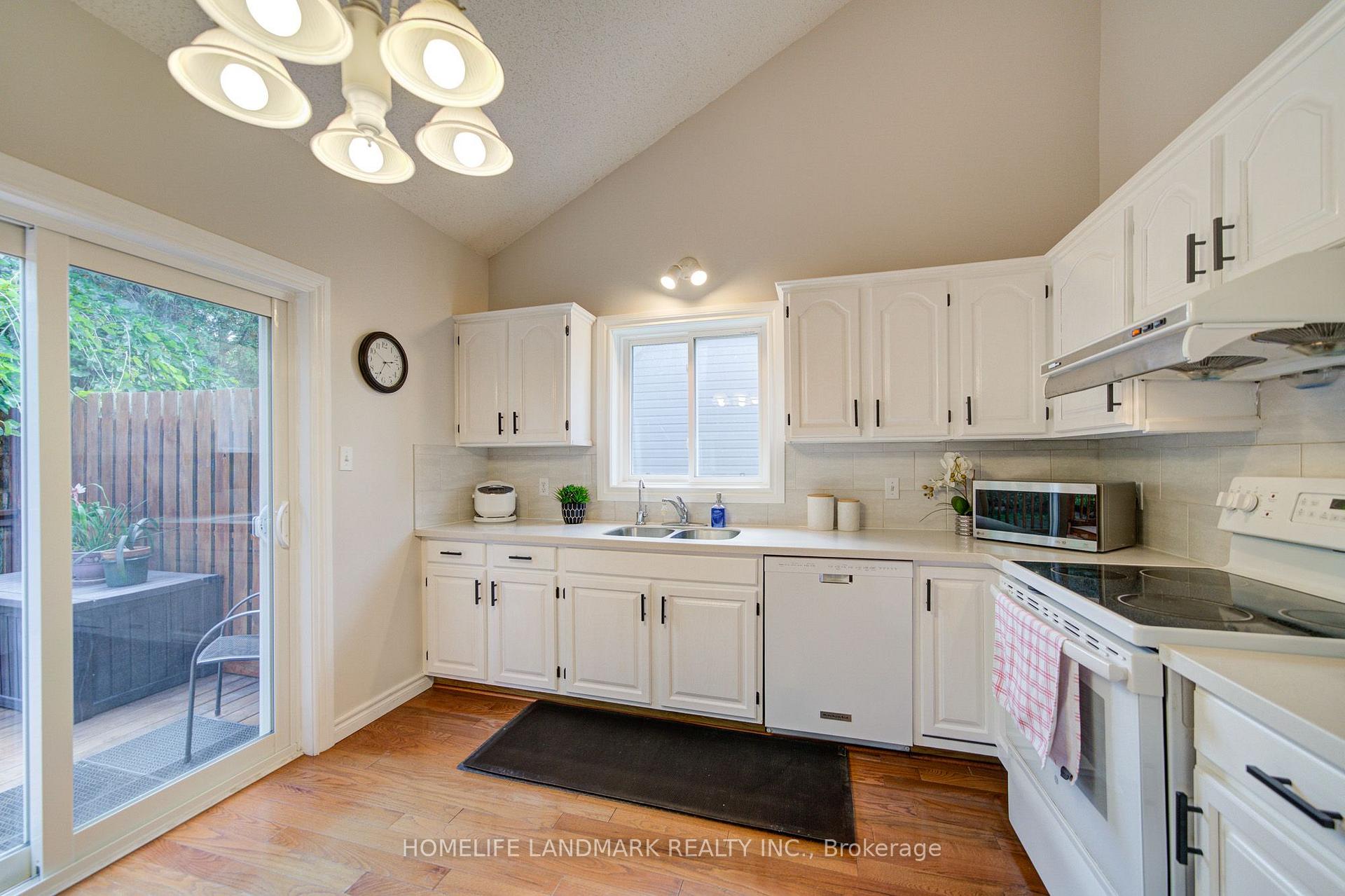 Photo 22 of 511 Baringham Place, Waterloo, Upper Beechwood — HOMEH