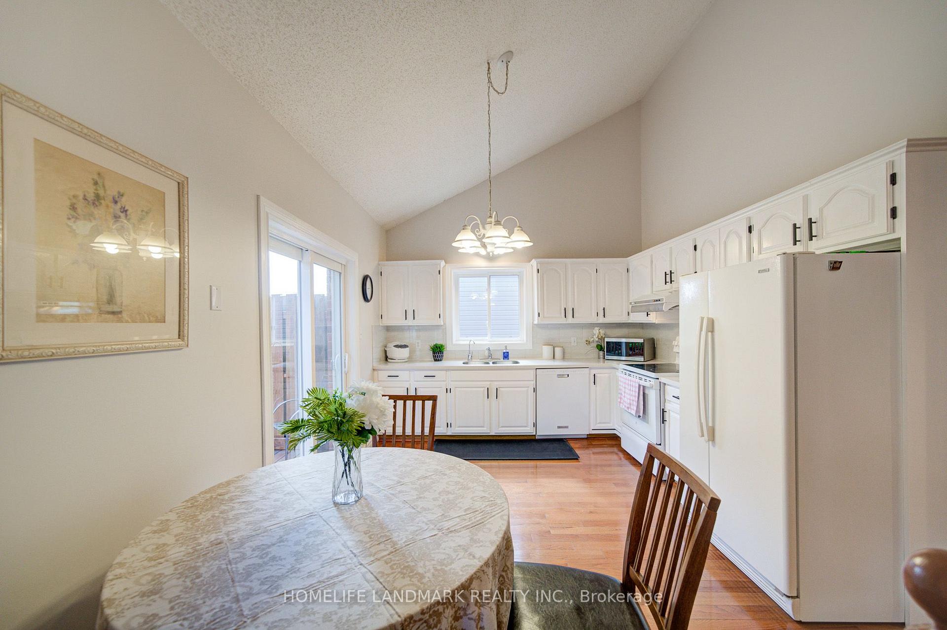 Photo 23 of 511 Baringham Place, Waterloo, Upper Beechwood — HOMEH