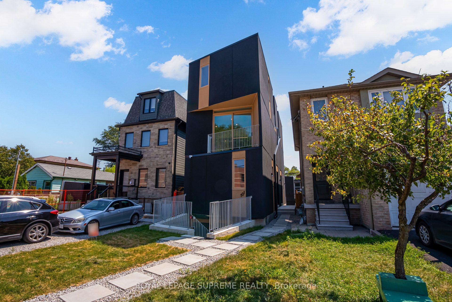 Photo 2 of Unit 3, 101 Bernice Crescent, Toronto, Rockcliffe-Smythe — HOMEH