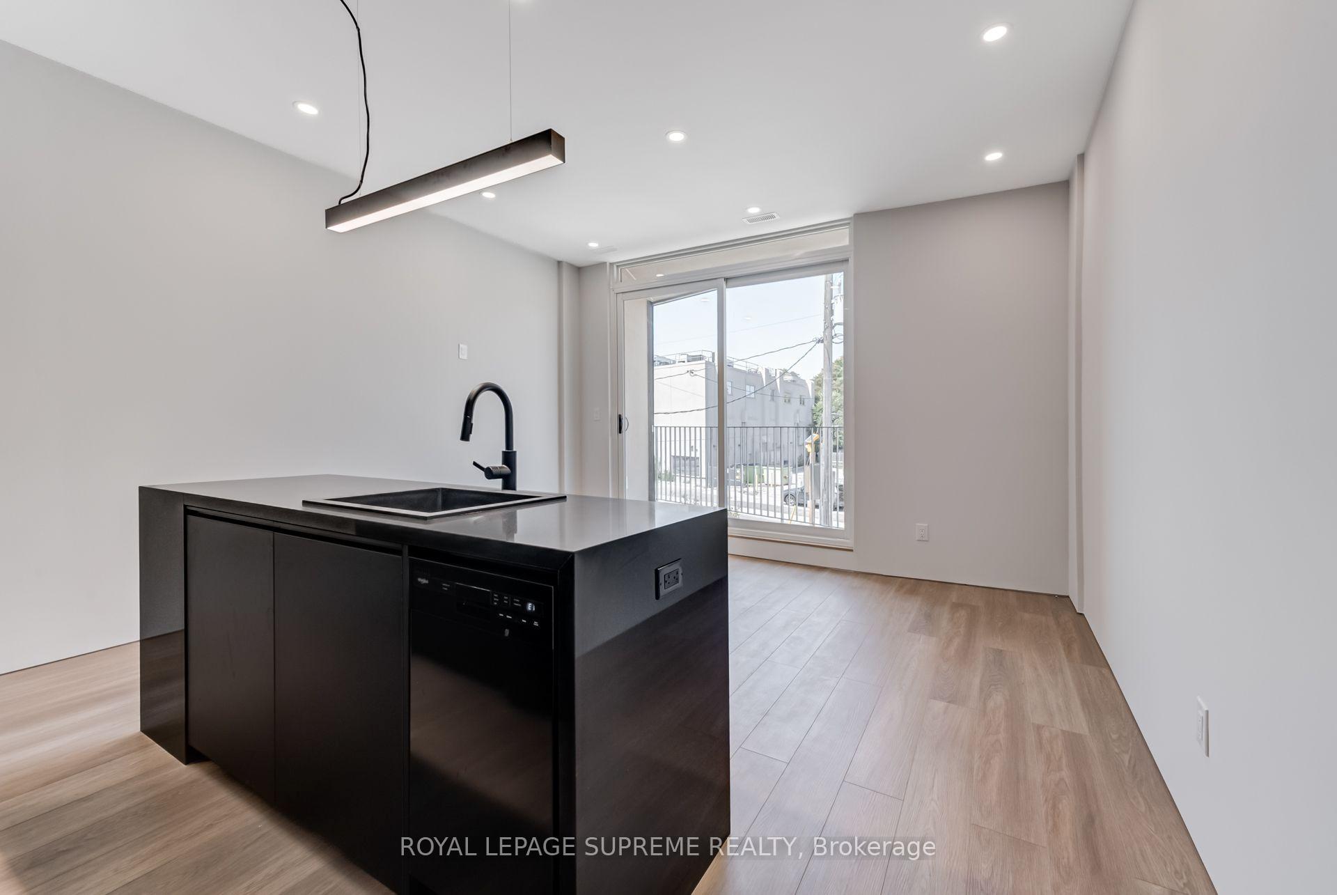 Photo 6 of Unit 3, 101 Bernice Crescent, Toronto, Rockcliffe-Smythe — HOMEH