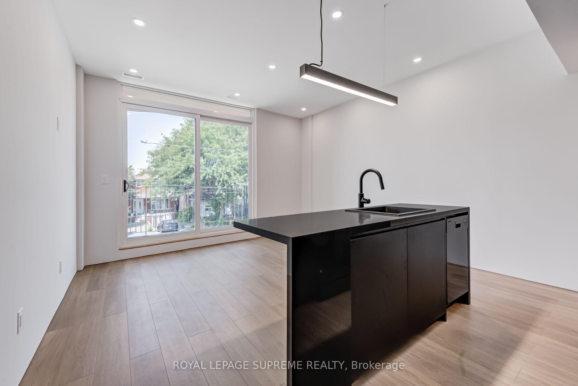 Photo 9 of Unit 3, 101 Bernice Crescent, Toronto, Rockcliffe-Smythe — HOMEH