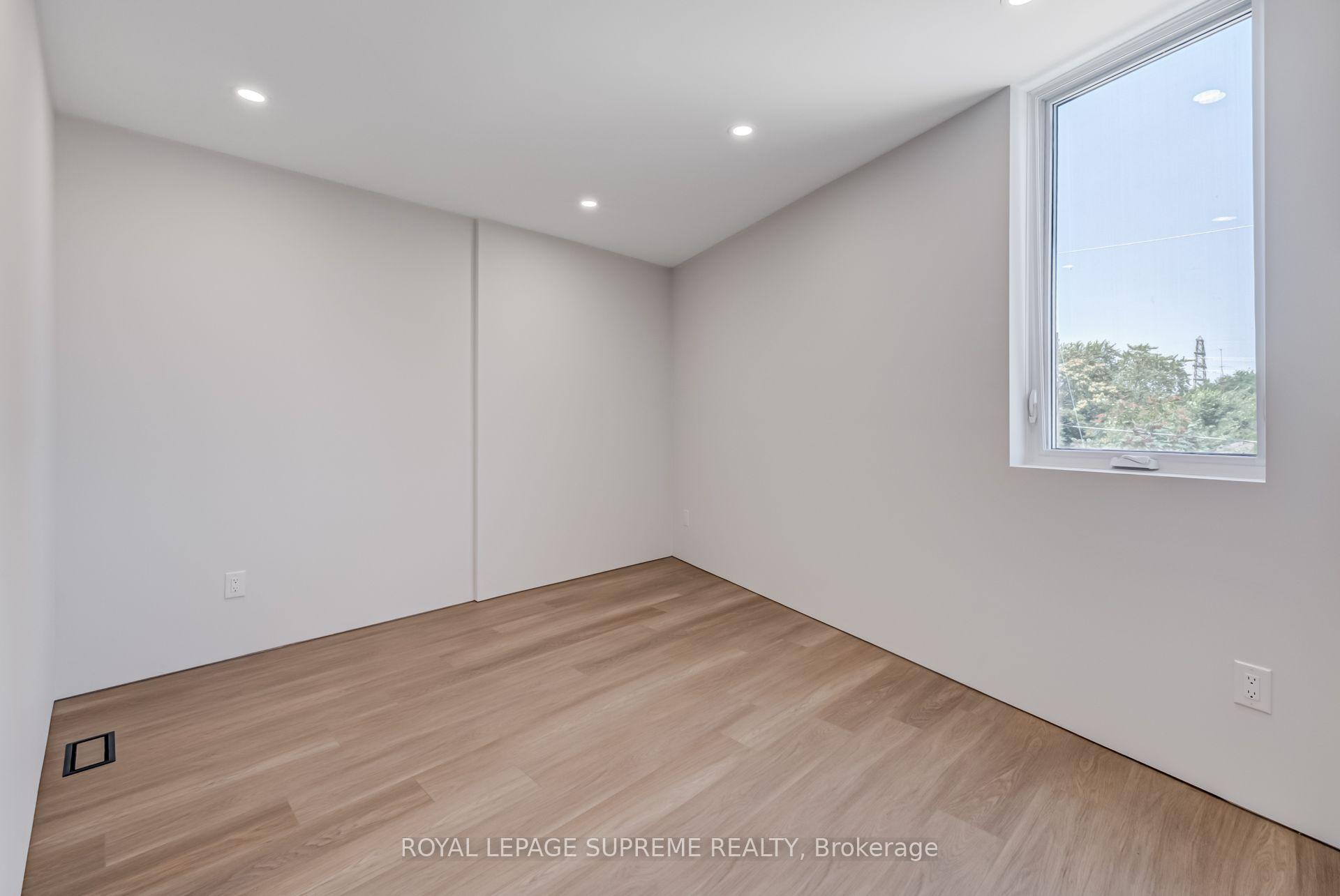 Photo 23 of Unit 3, 101 Bernice Crescent, Toronto, Rockcliffe-Smythe — HOMEH