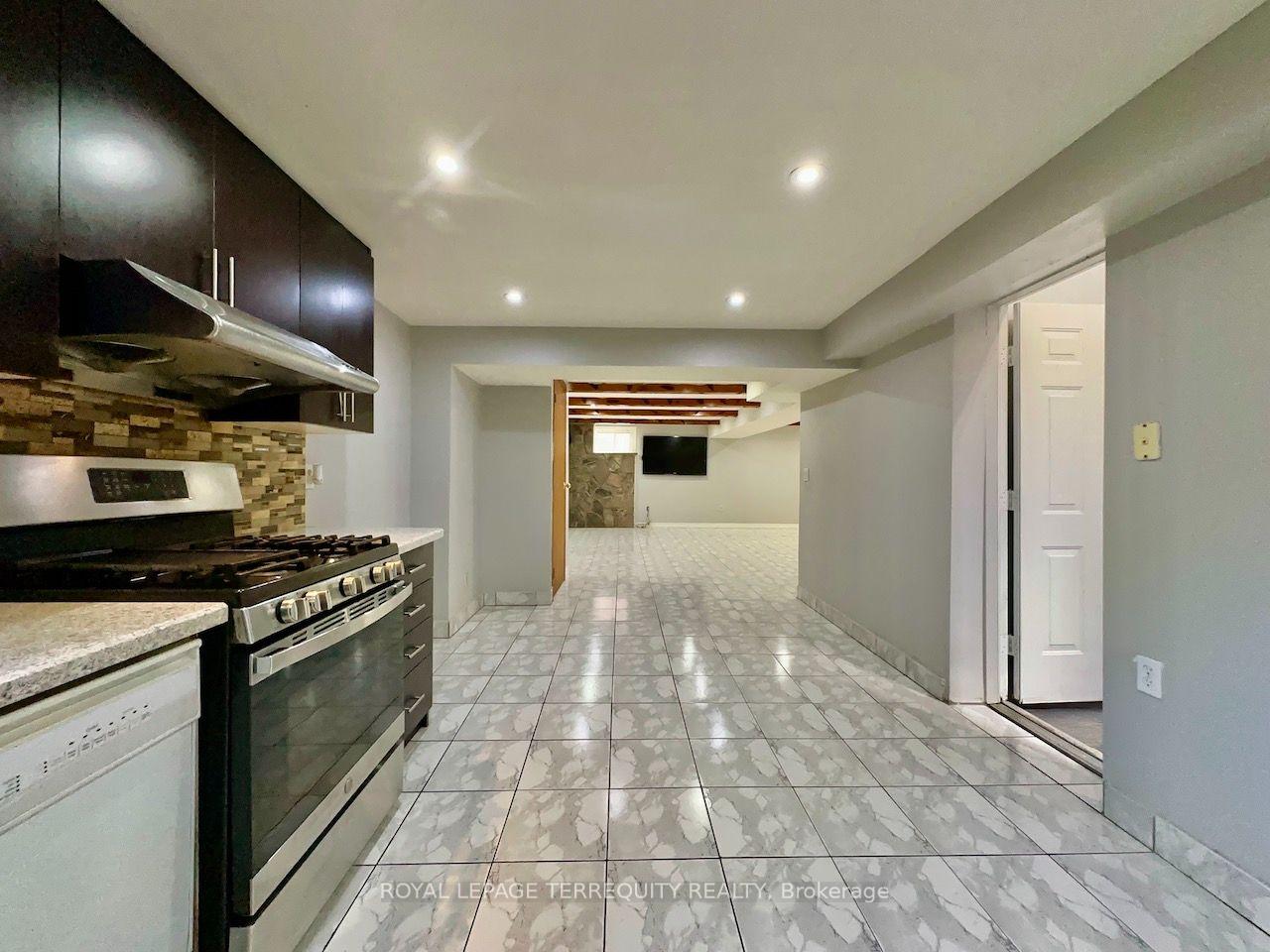 Photo 14 of Unit Lower Level, 13 Milford Crescent, Brampton, Central Park — HOMEH