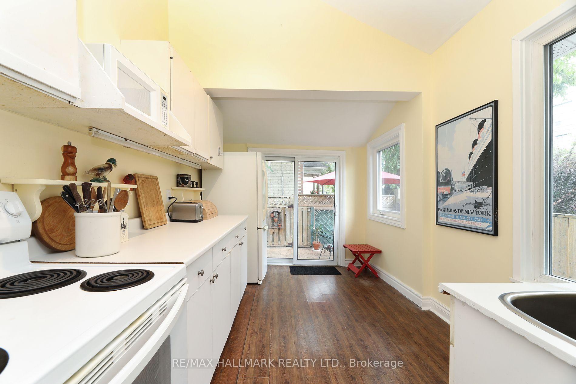 Photo 10 of 1 Lockwood Road, Toronto, The Beaches — HOMEH