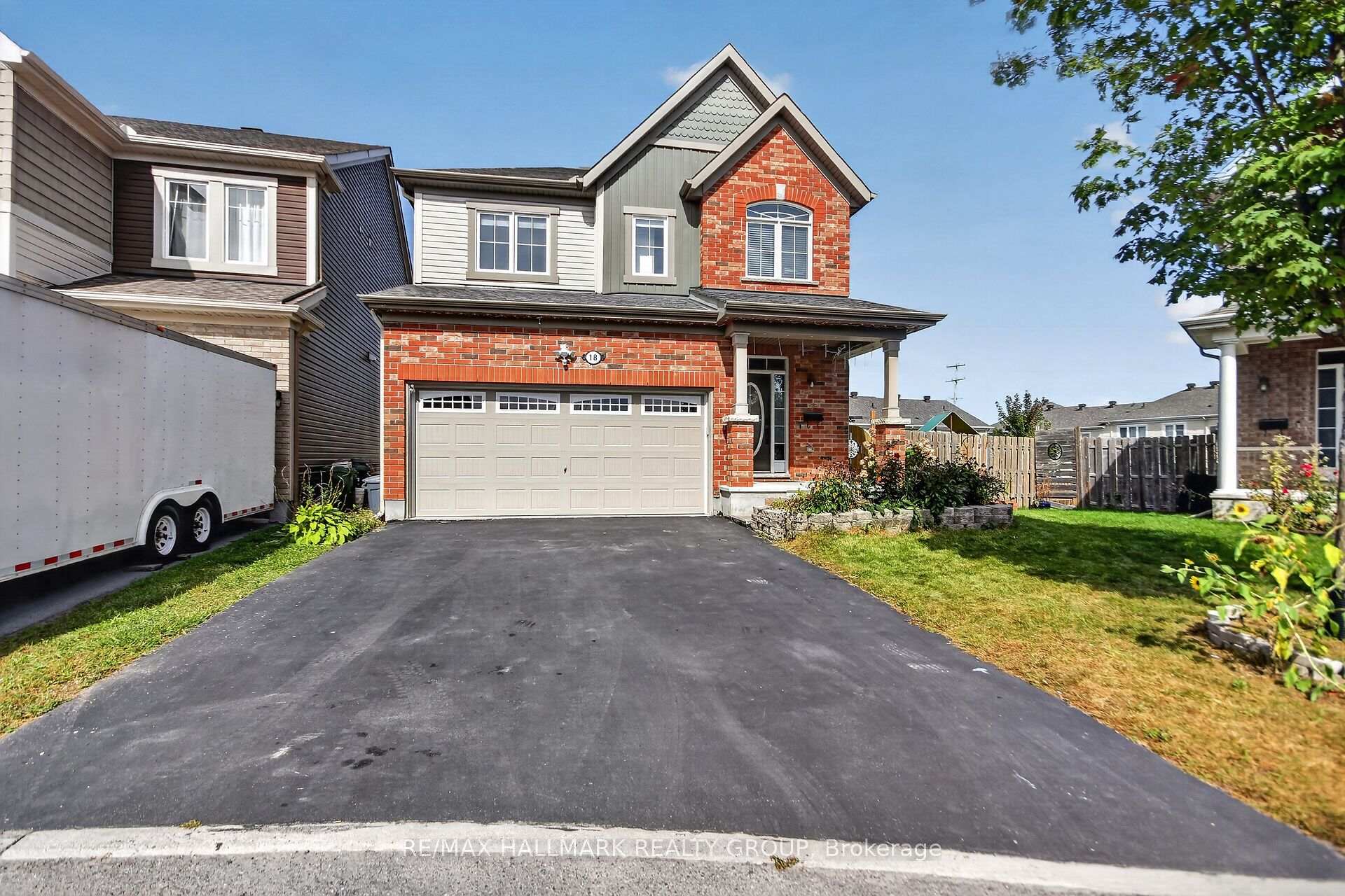 Photo 2 of 18 Sweetbay Circle, Ottawa, Stittsville (North) — HOMEH