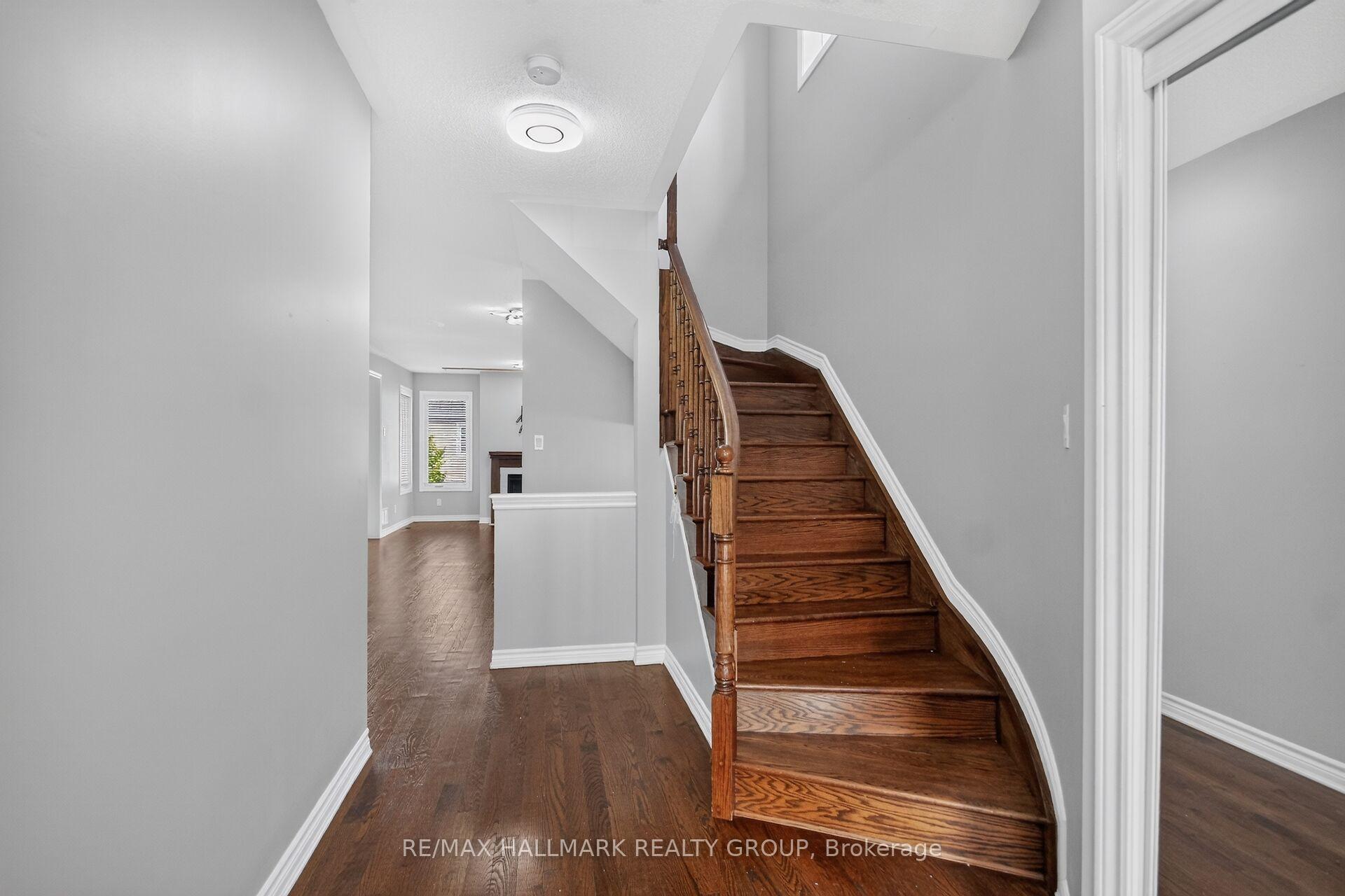 Photo 5 of 18 Sweetbay Circle, Ottawa, Stittsville (North) — HOMEH