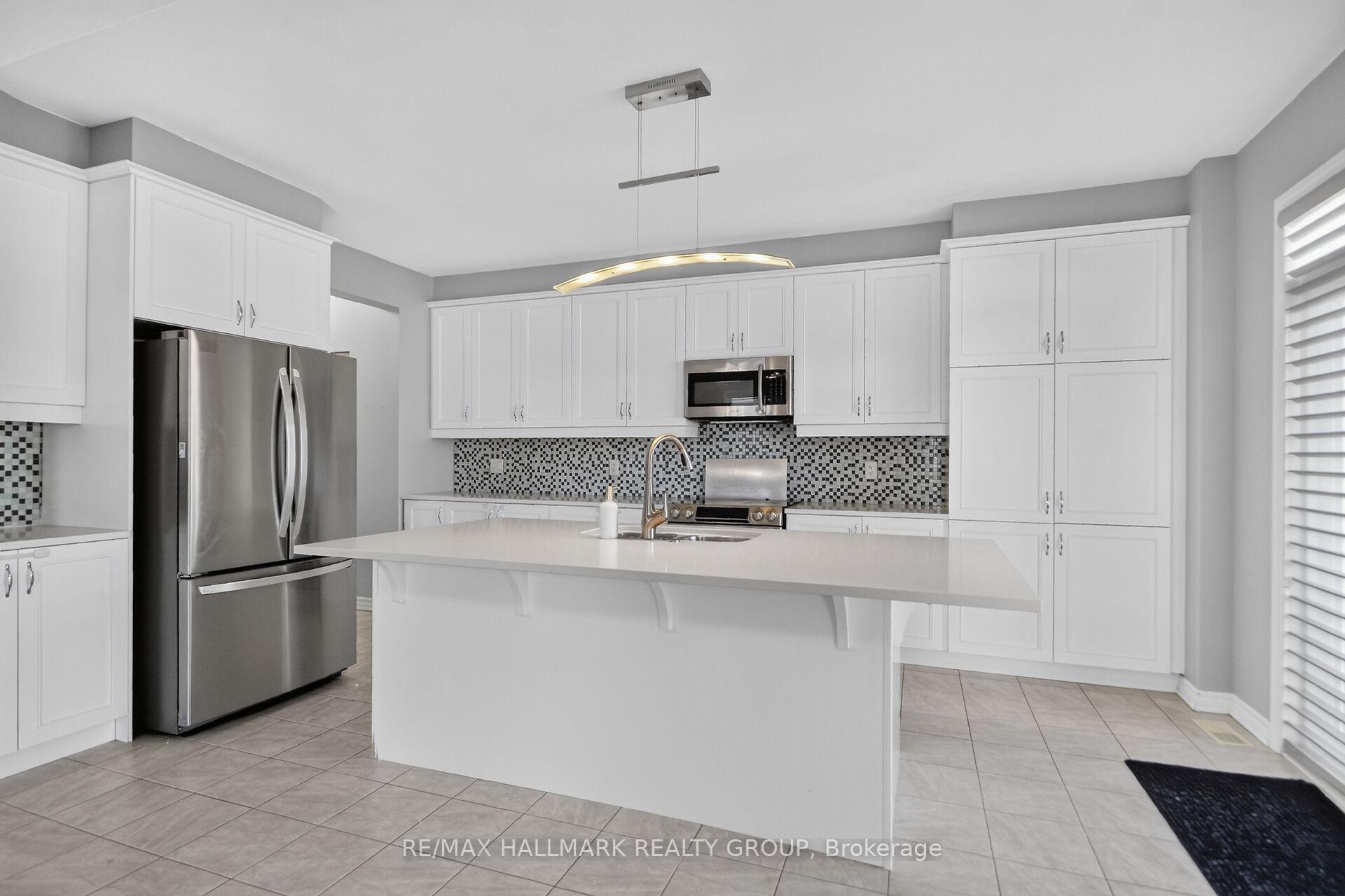 Photo 13 of 18 Sweetbay Circle, Ottawa, Stittsville (North) — HOMEH