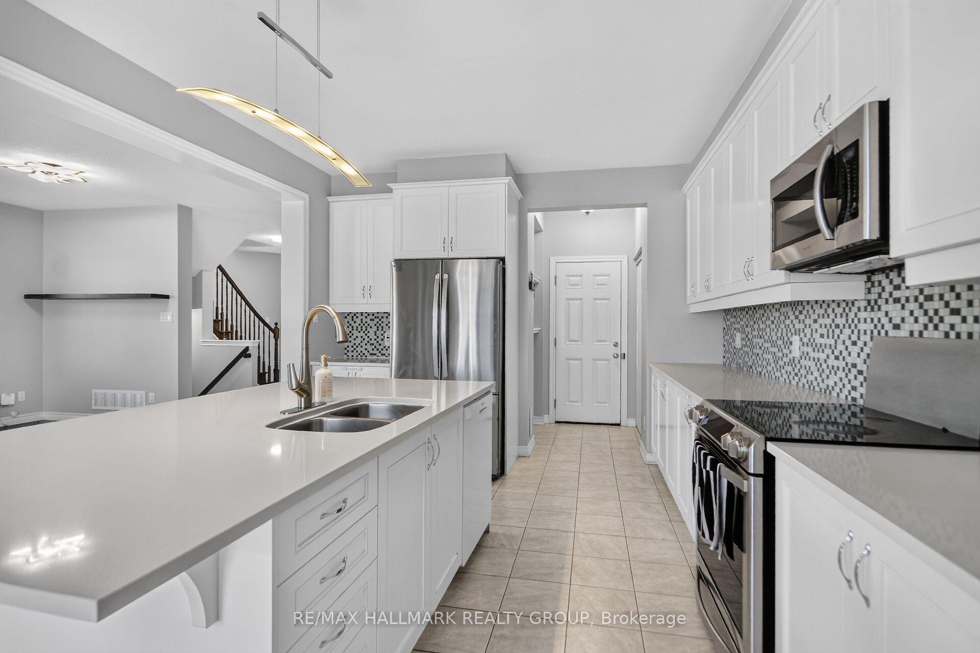 Photo 14 of 18 Sweetbay Circle, Ottawa, Stittsville (North) — HOMEH