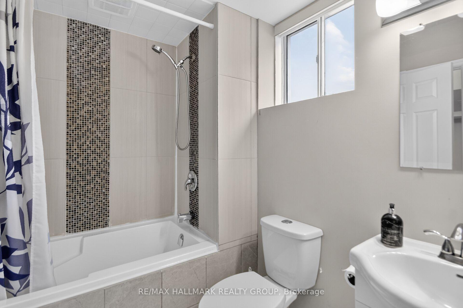 Photo 22 of 18 Sweetbay Circle, Ottawa, Stittsville (North) — HOMEH