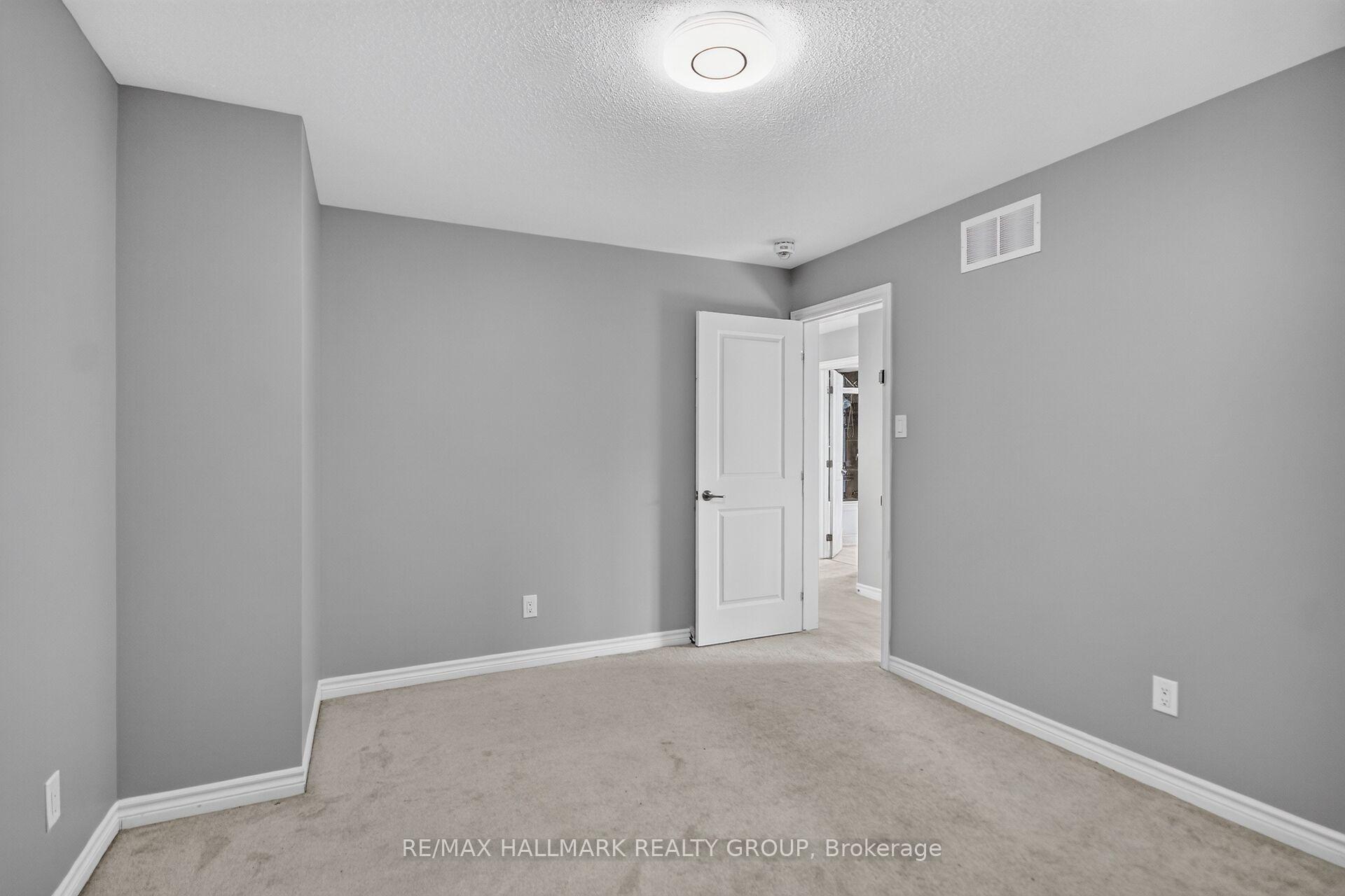 Photo 29 of 18 Sweetbay Circle, Ottawa, Stittsville (North) — HOMEH