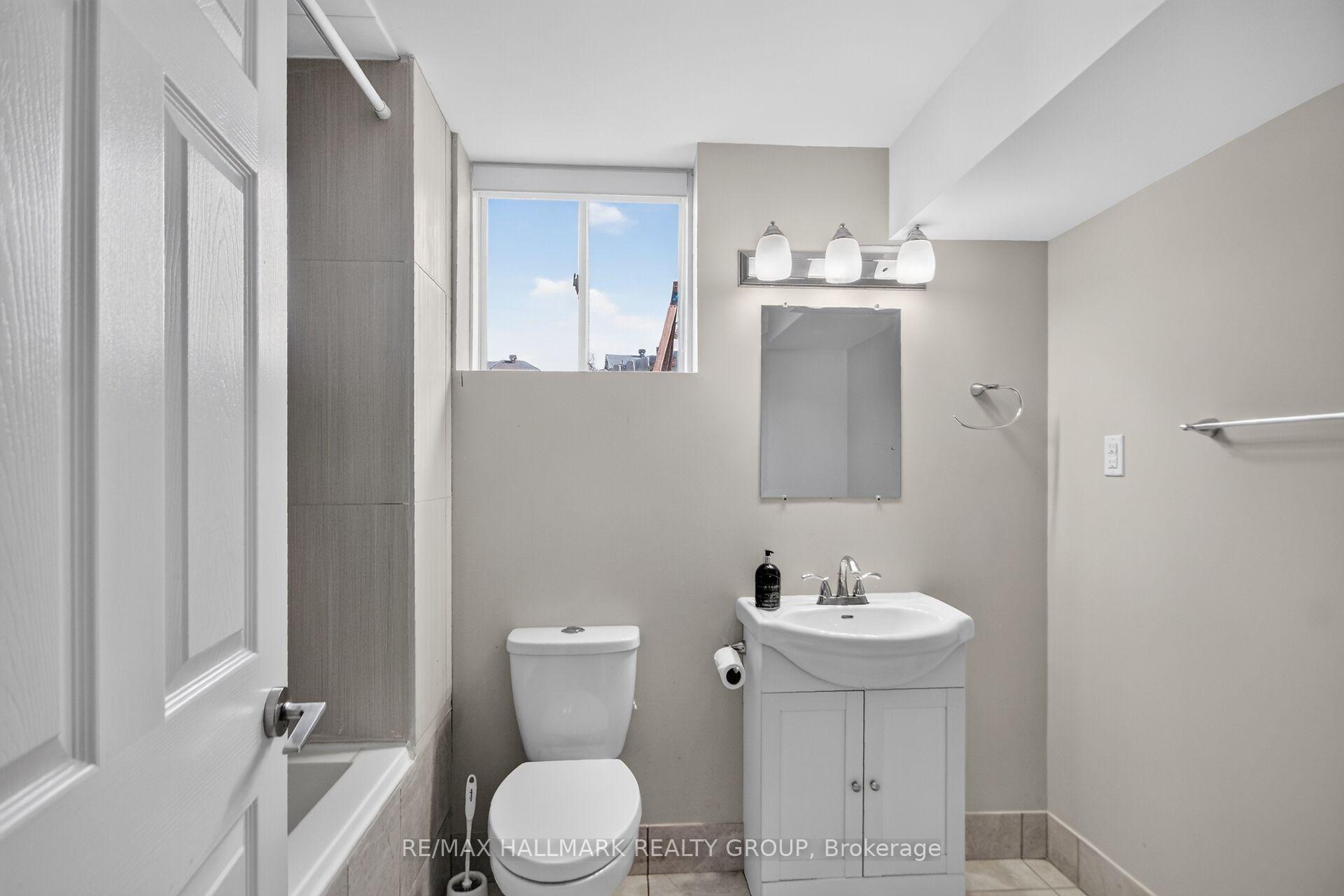 Photo 33 of 18 Sweetbay Circle, Ottawa, Stittsville (North) — HOMEH
