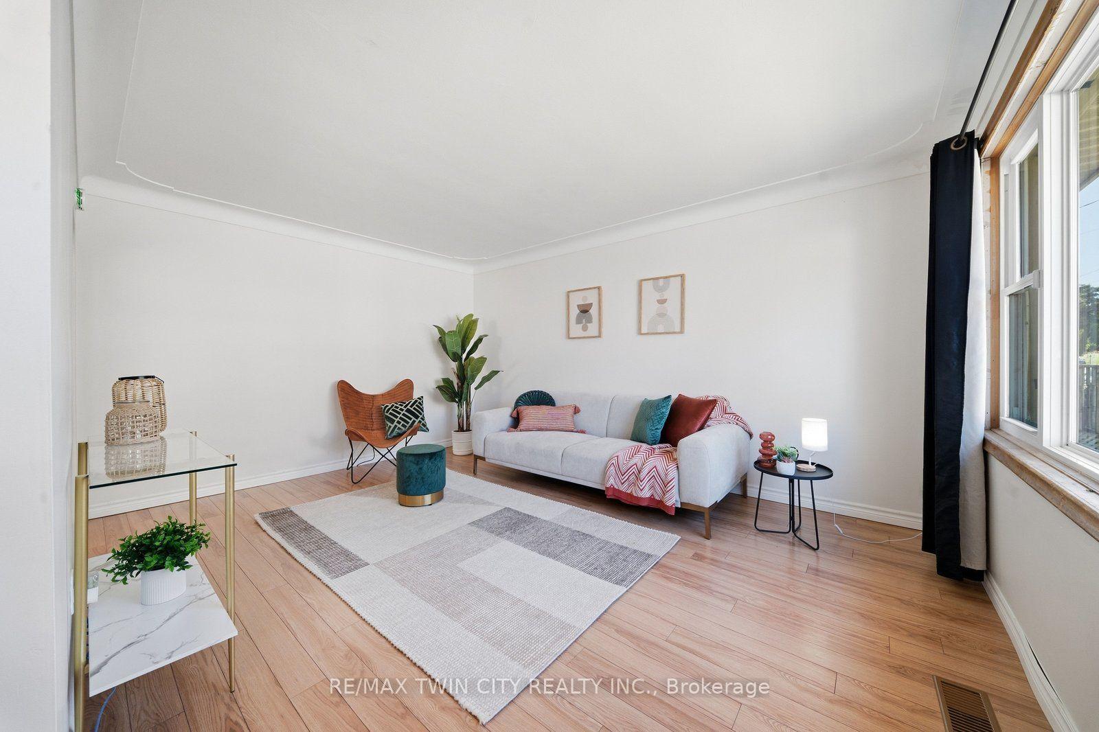 Photo 8 of 146 Superior Street, Brantford, Eagle Place East — HOMEH