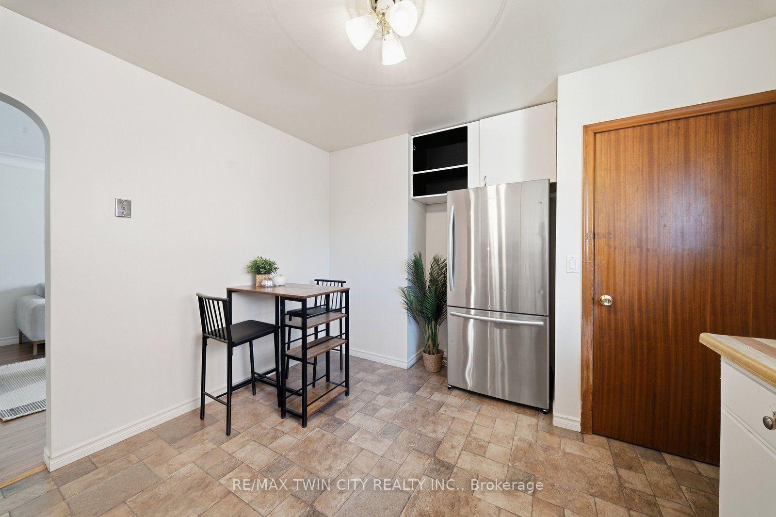 Photo 14 of 146 Superior Street, Brantford, Eagle Place East — HOMEH