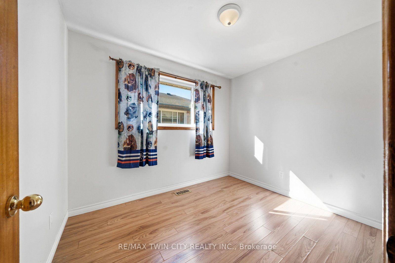Photo 18 of 146 Superior Street, Brantford, Eagle Place East — HOMEH