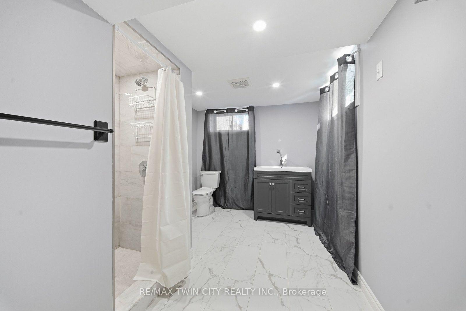 Photo 25 of 146 Superior Street, Brantford, Eagle Place East — HOMEH